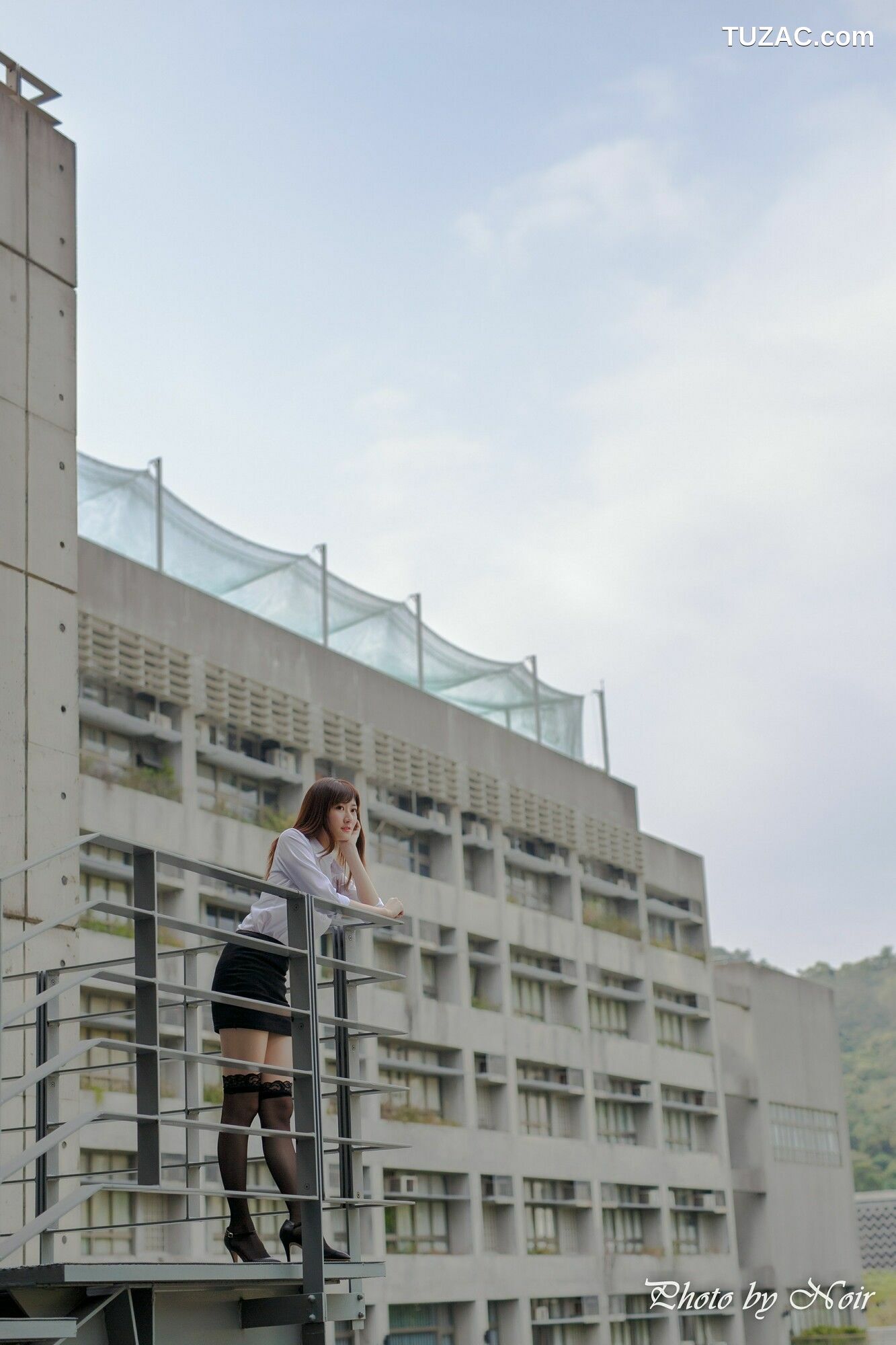 台湾正妹_ 蔡译心@林茉晶《OL街拍合辑》 写真集[57P]