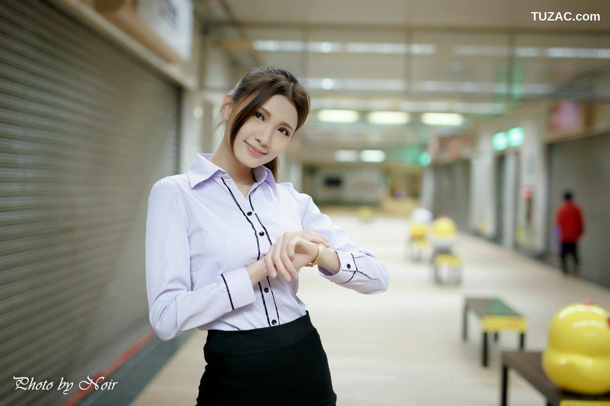 台湾正妹_ 蔡译心@林茉晶《OL街拍合辑》 写真集[57P]