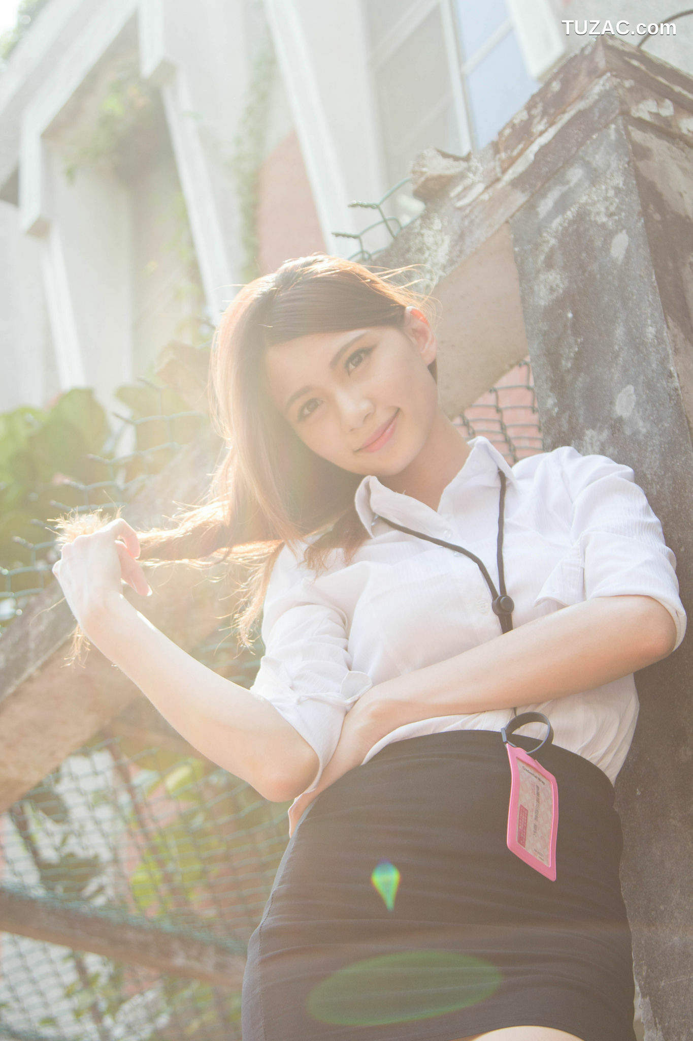 台湾正妹_ 蔡译心Candice《台大外拍 女教师》 写真集[63P]