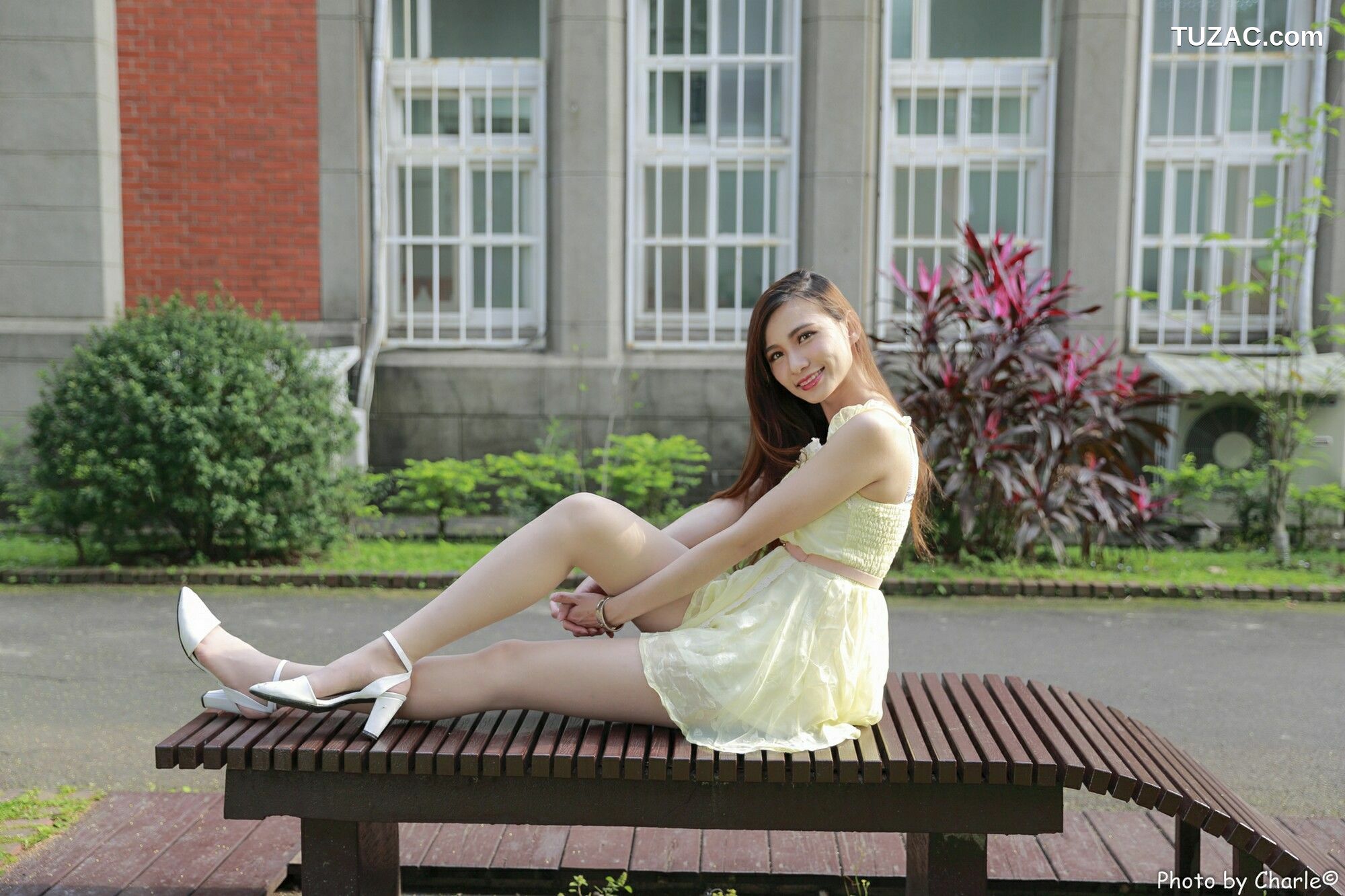 台湾正妹_ 蔡译心Candice《師範大學外拍》3套服装 写真集[75P]