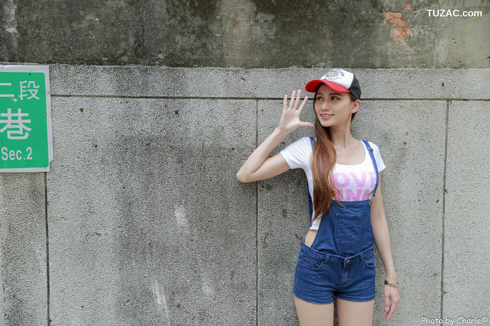 台湾正妹_ 蔡译心Candice《師範大學外拍》3套服装 写真集[75P]