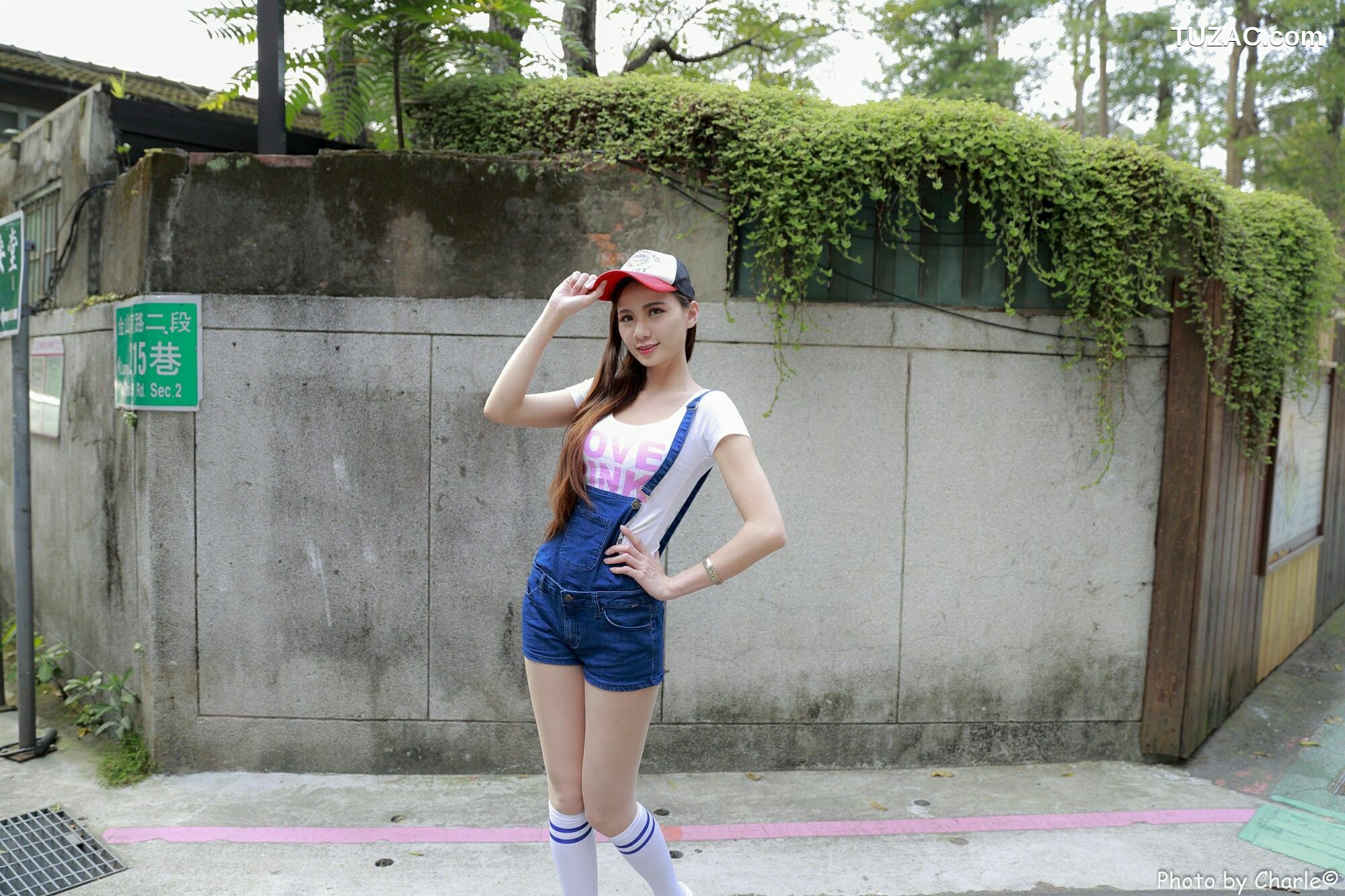 台湾正妹_ 蔡译心Candice《師範大學外拍》3套服装 写真集[75P]