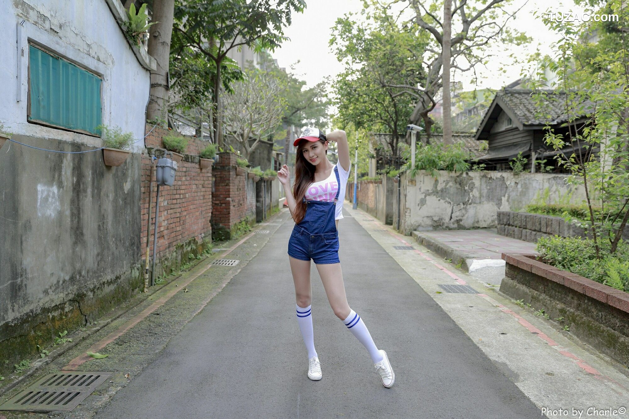 台湾正妹_ 蔡译心Candice《師範大學外拍》3套服装 写真集[75P]