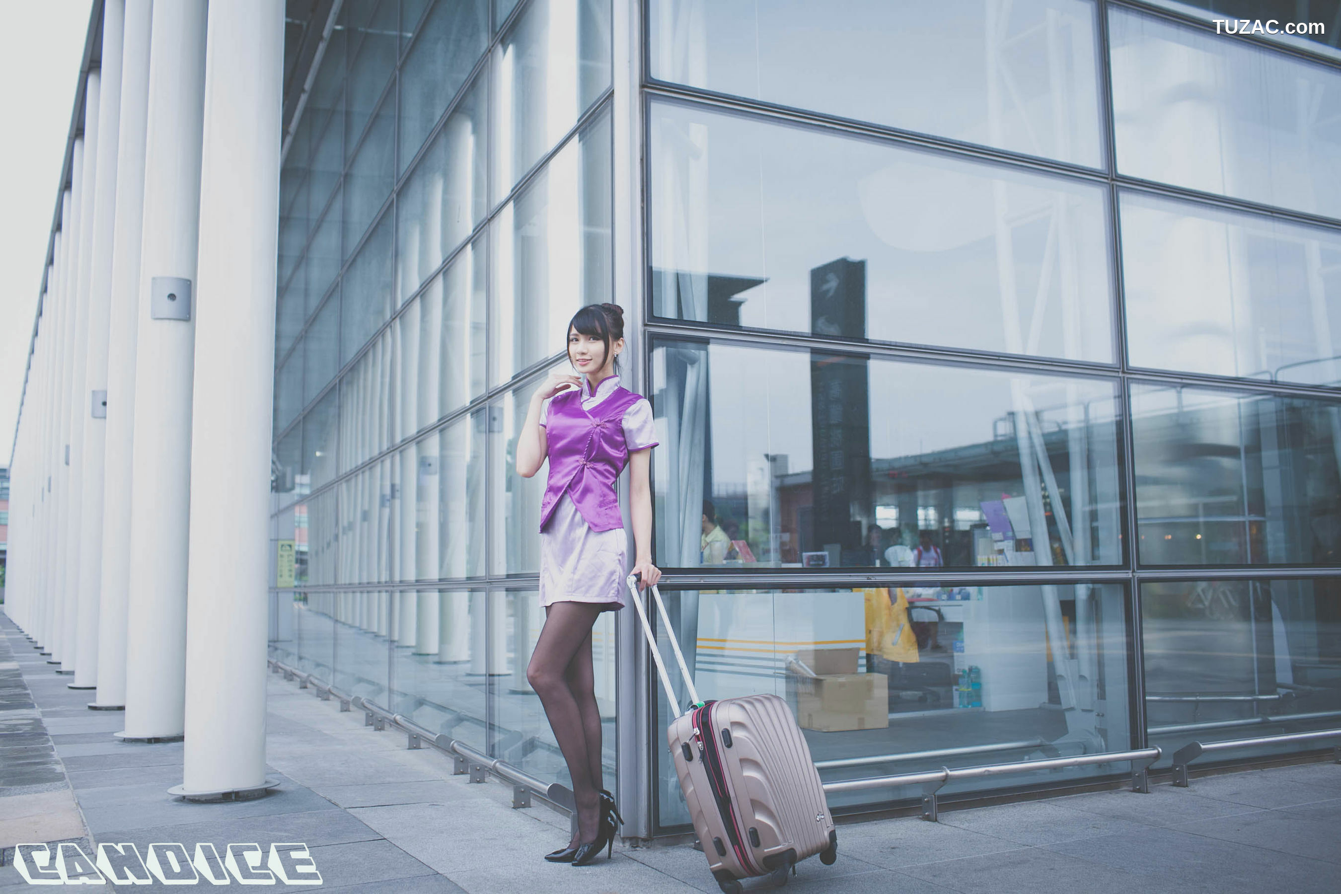 台湾正妹_ 蔡译心Candice《空姐黑丝街拍》 写真集[41P]