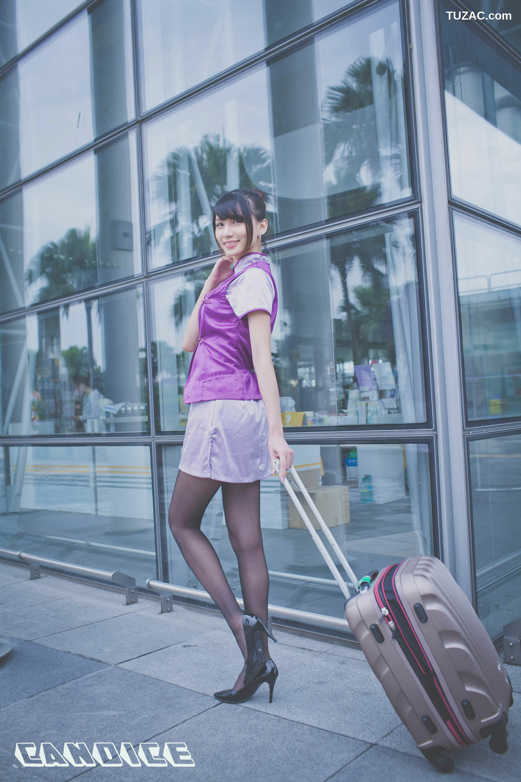 台湾正妹_ 蔡译心Candice《空姐黑丝街拍》 写真集[41P]