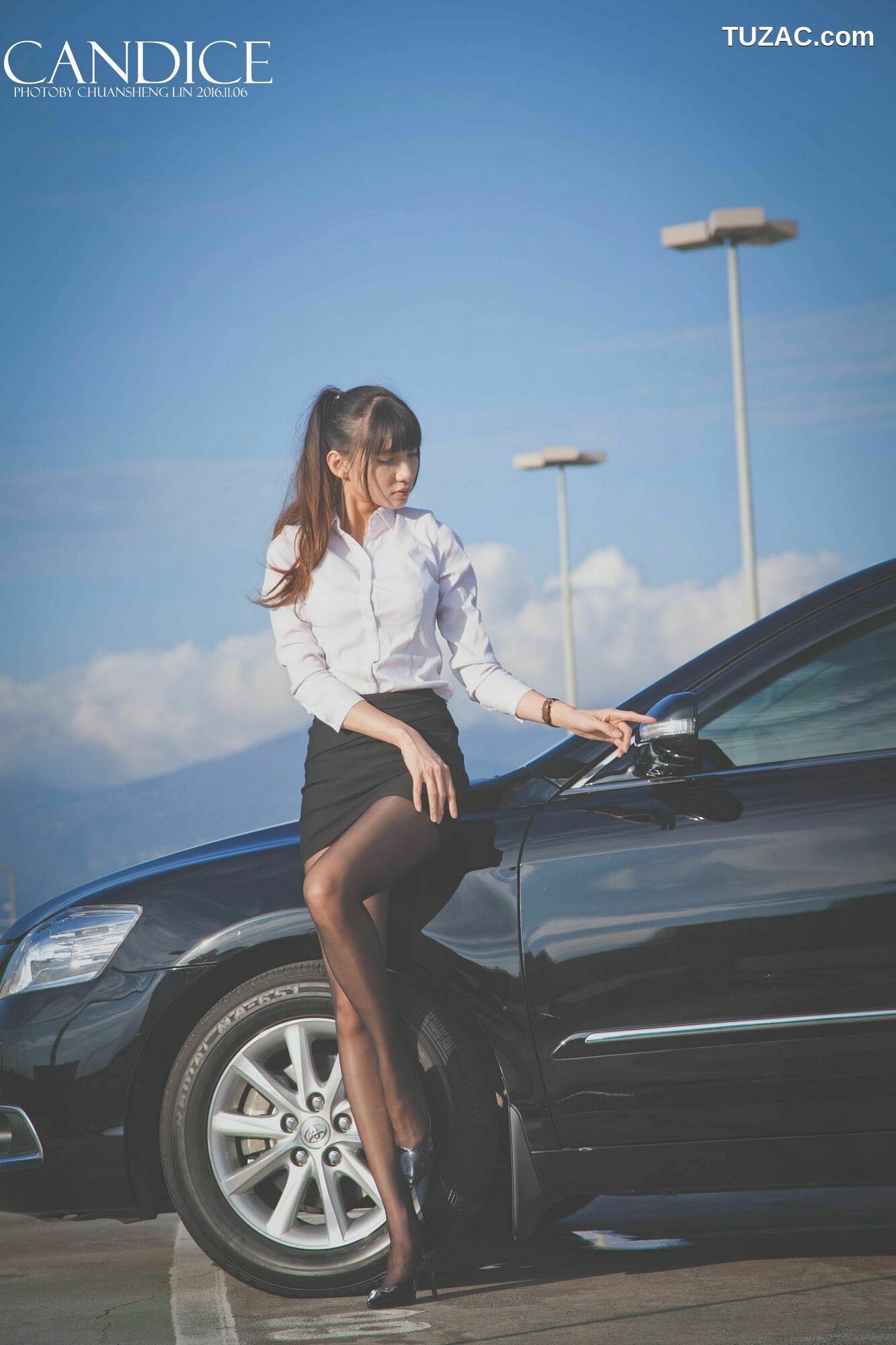 台湾正妹_ 蔡译心Candice《车外拍》 写真集[89P]