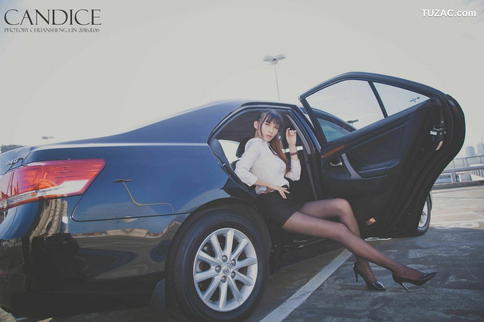 台湾正妹_ 蔡译心Candice《车外拍》 写真集[89P]