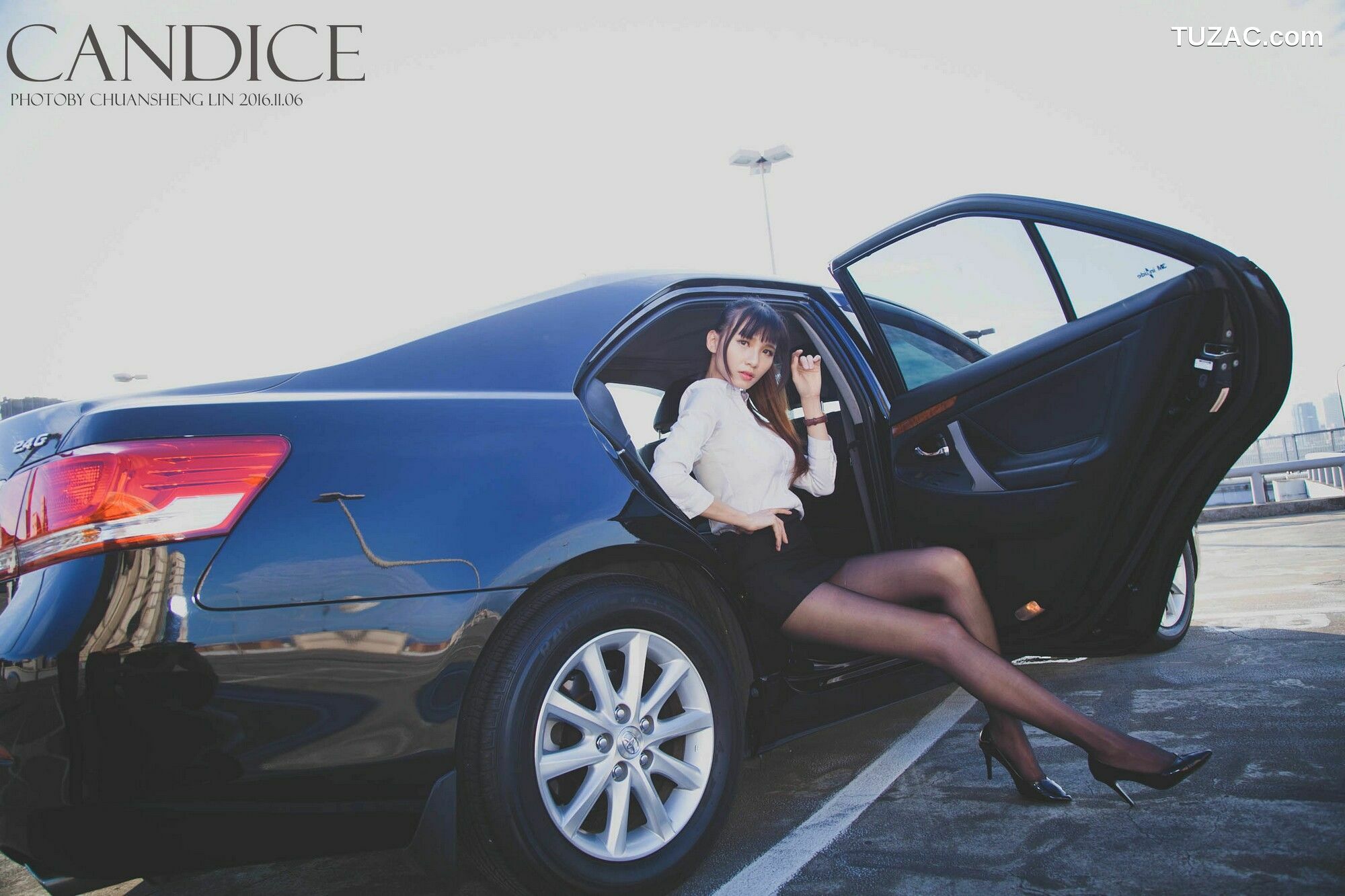 台湾正妹_ 蔡译心Candice《车外拍》 写真集[89P]