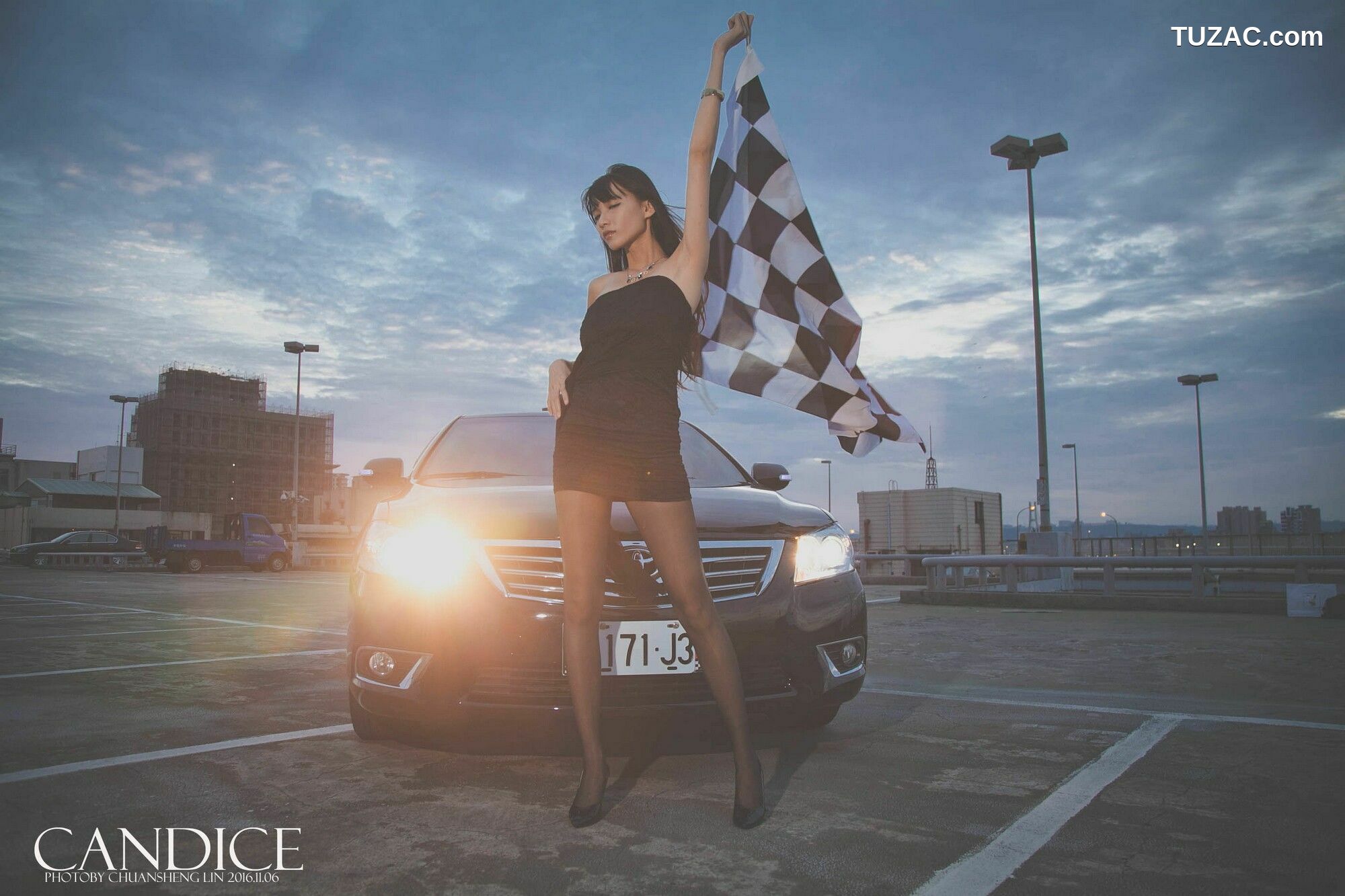 台湾正妹_ 蔡译心Candice《车外拍》 写真集[89P]