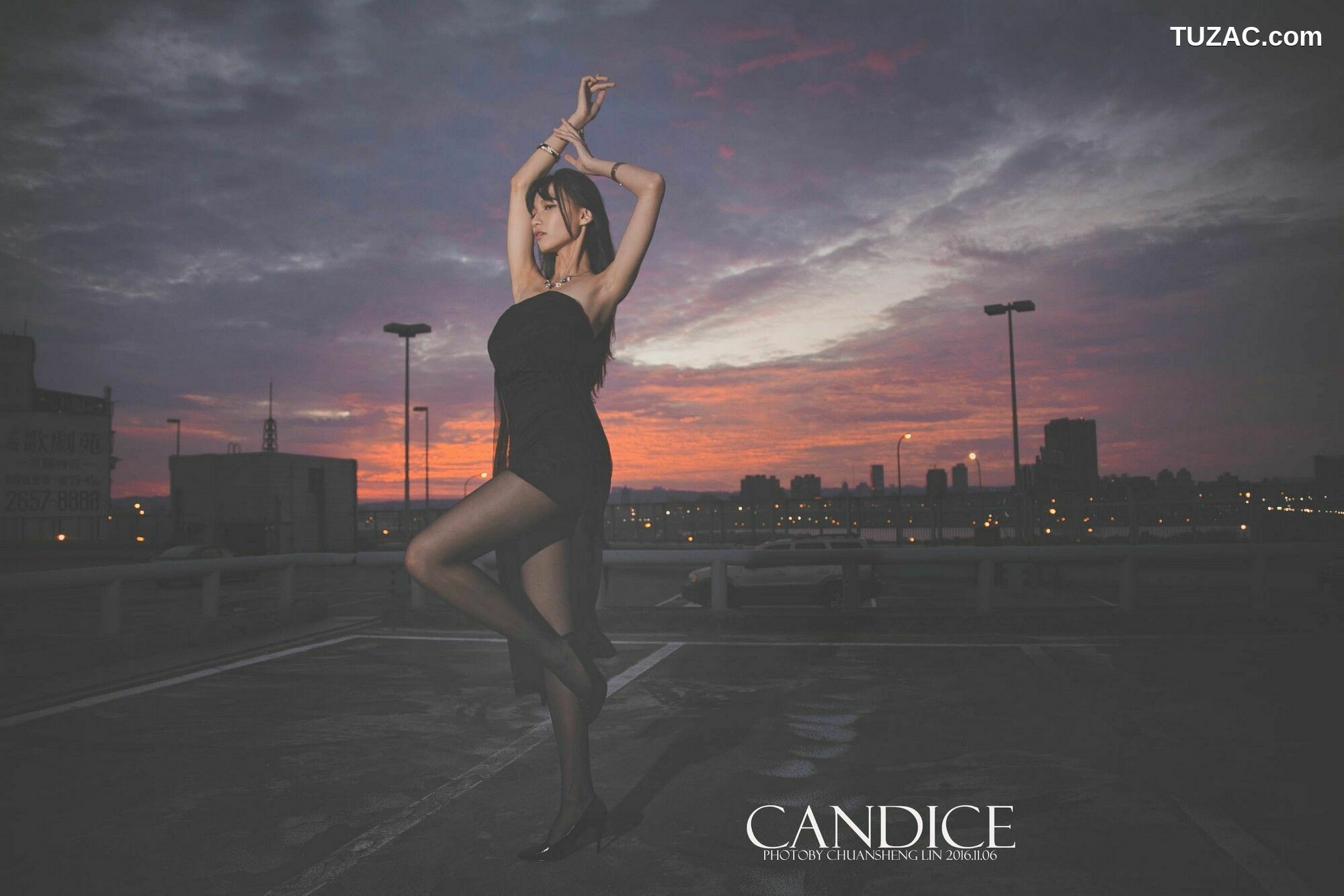 台湾正妹_ 蔡译心Candice《车外拍》 写真集[89P]
