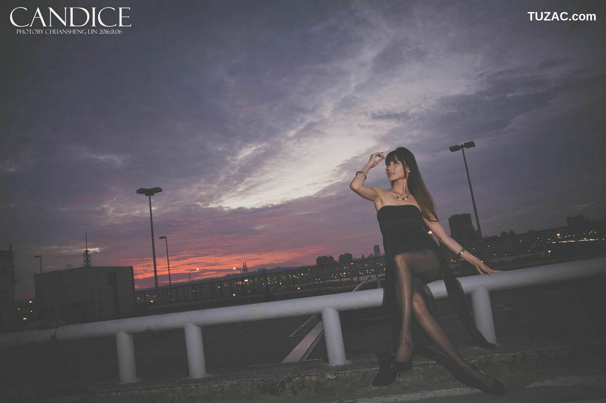 台湾正妹_ 蔡译心Candice《车外拍》 写真集[89P]