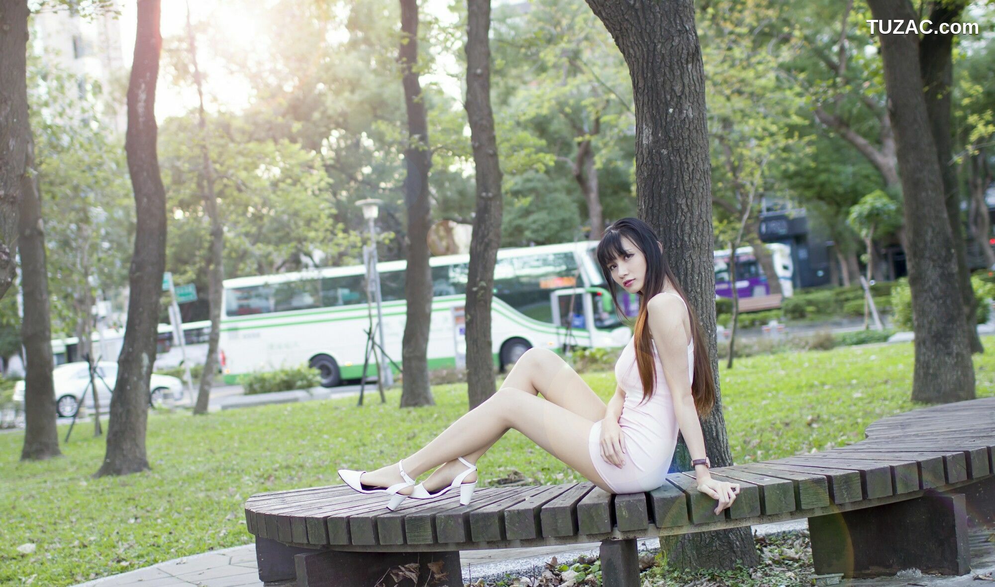 台湾正妹_ 蔡译心《中正紀念堂+富錦街時裝外拍》 写真集[55P]