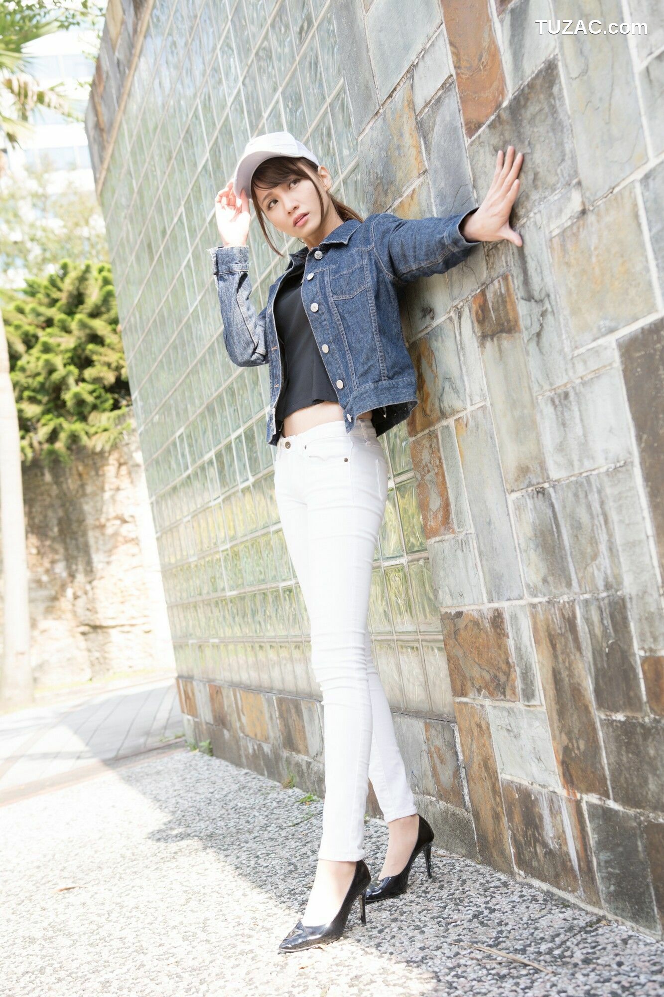 台湾正妹_ 蔡译心《信義區周邊》 牛仔+紧身裤 写真集[62P]