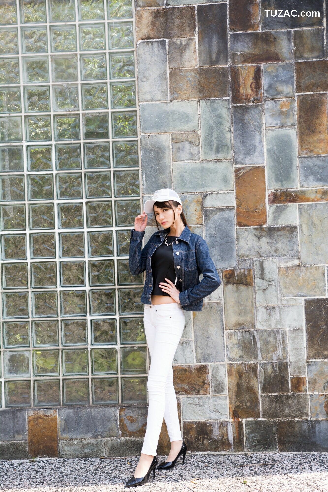 台湾正妹_ 蔡译心《信義區周邊》 牛仔+紧身裤 写真集[62P]