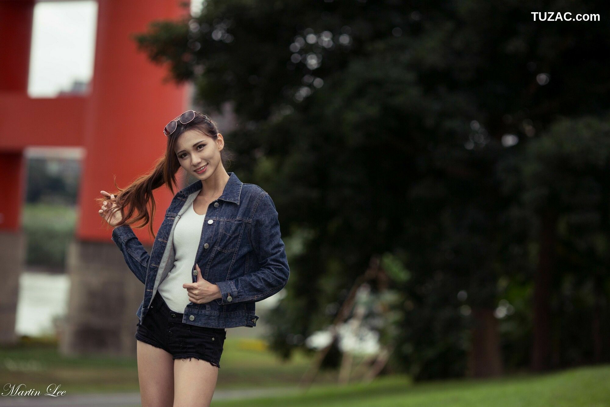 台湾正妹_ 蔡译心《寶藏巖(3套服装）》 写真集[92P]