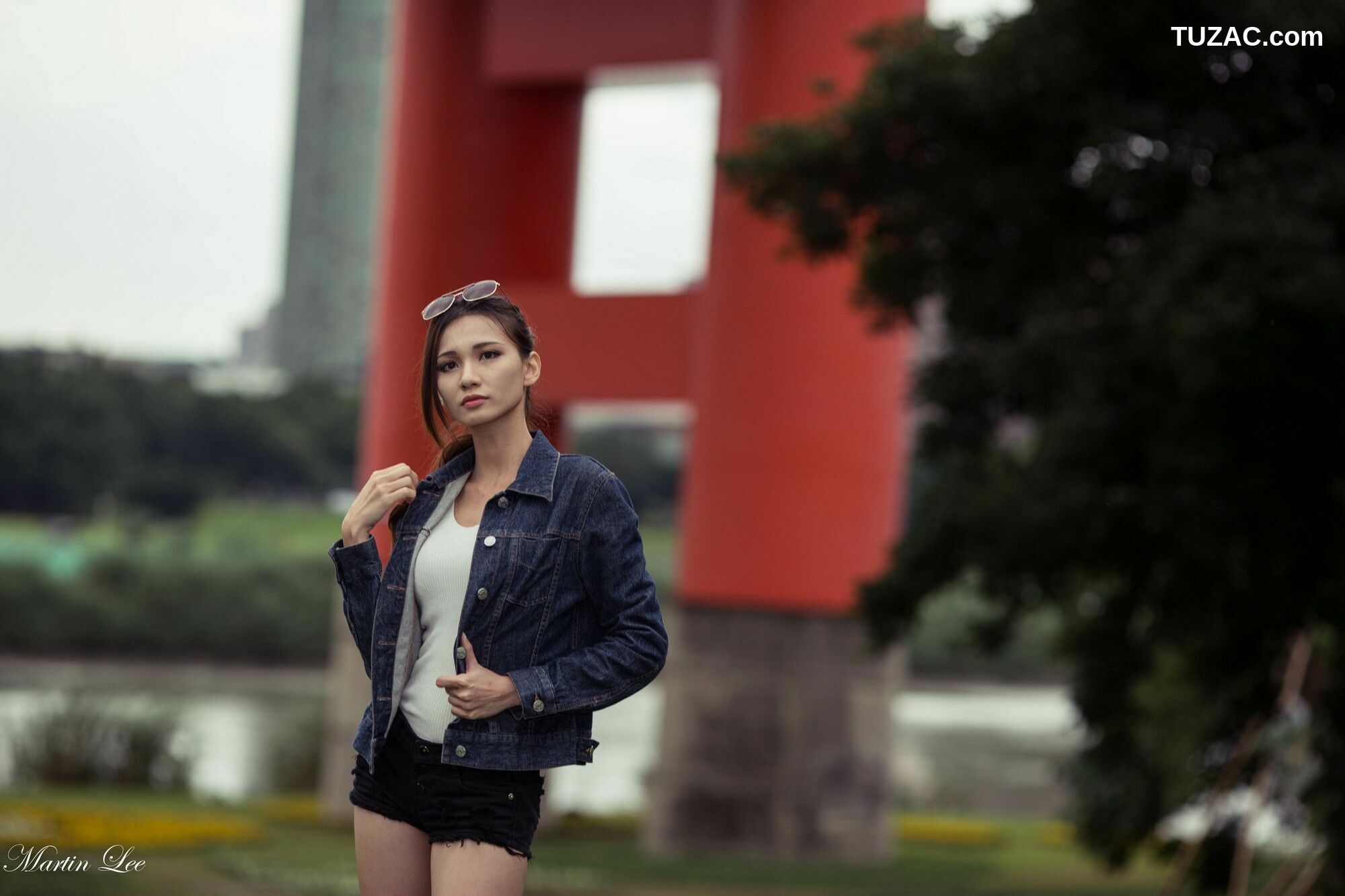 台湾正妹_ 蔡译心《寶藏巖(3套服装）》 写真集[92P]