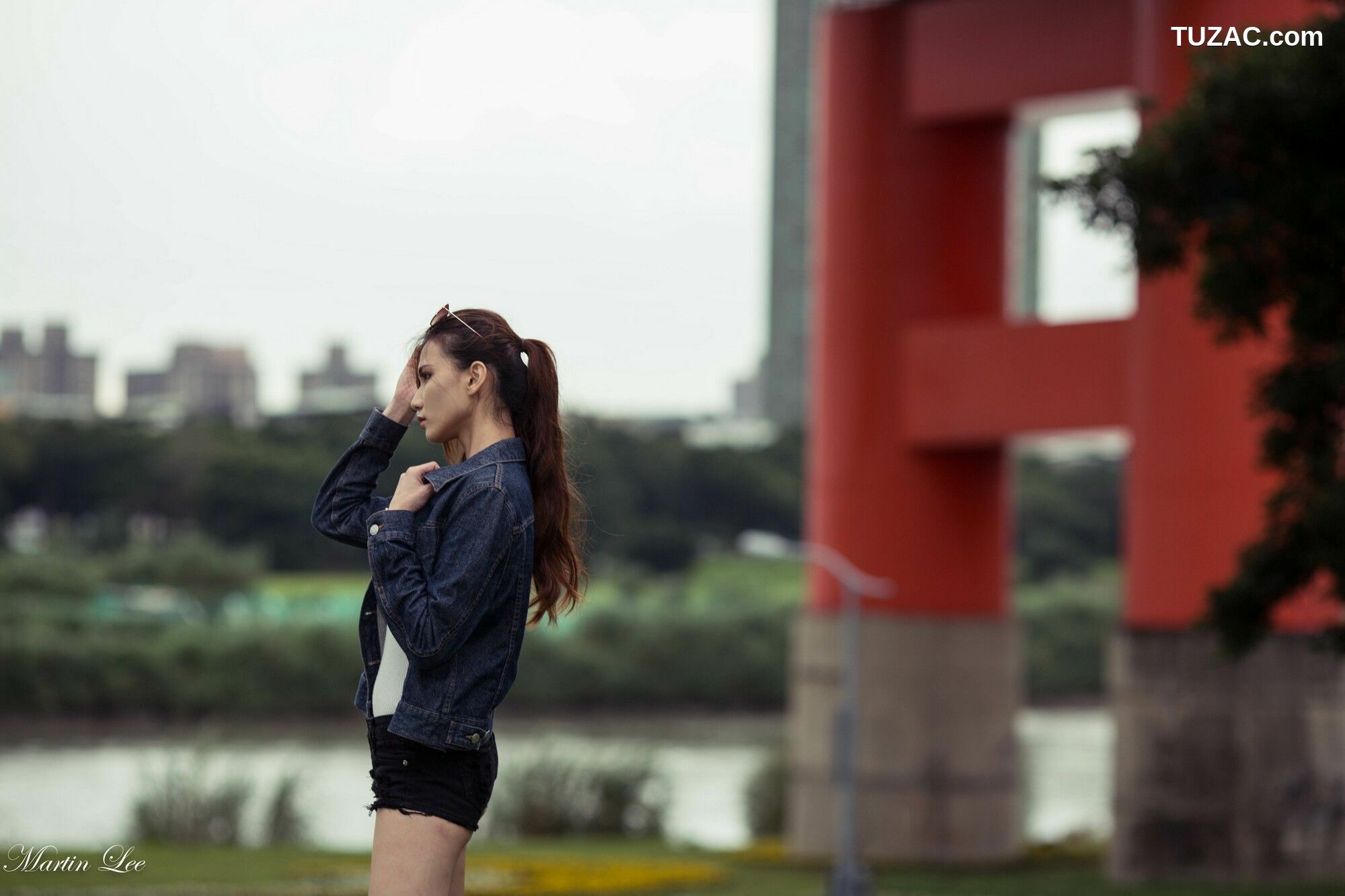 台湾正妹_ 蔡译心《寶藏巖(3套服装）》 写真集[92P]
