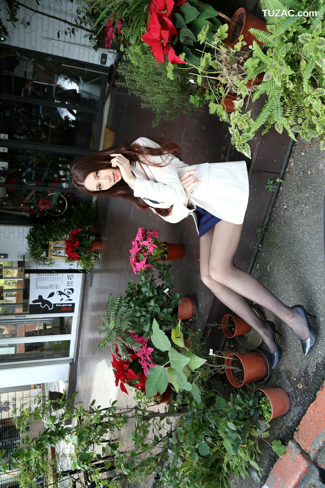 台湾正妹_ 蔡译心《秋OL裝外拍》 写真集[120P]