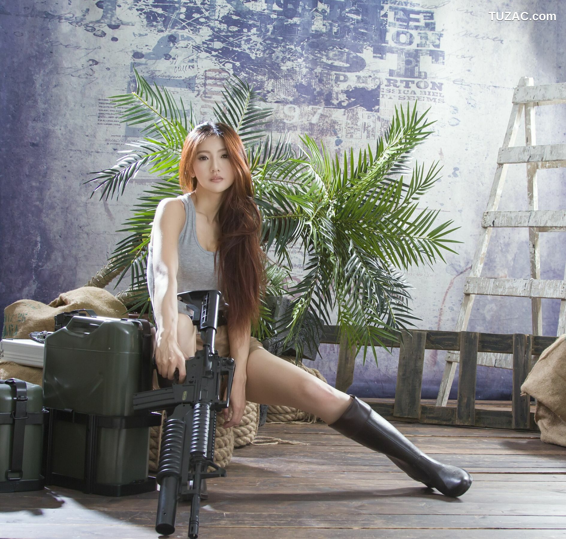 台湾正妹_ 薇安Vivian 琴棚軍警&amp;海盜風棚拍 写真集[34P]