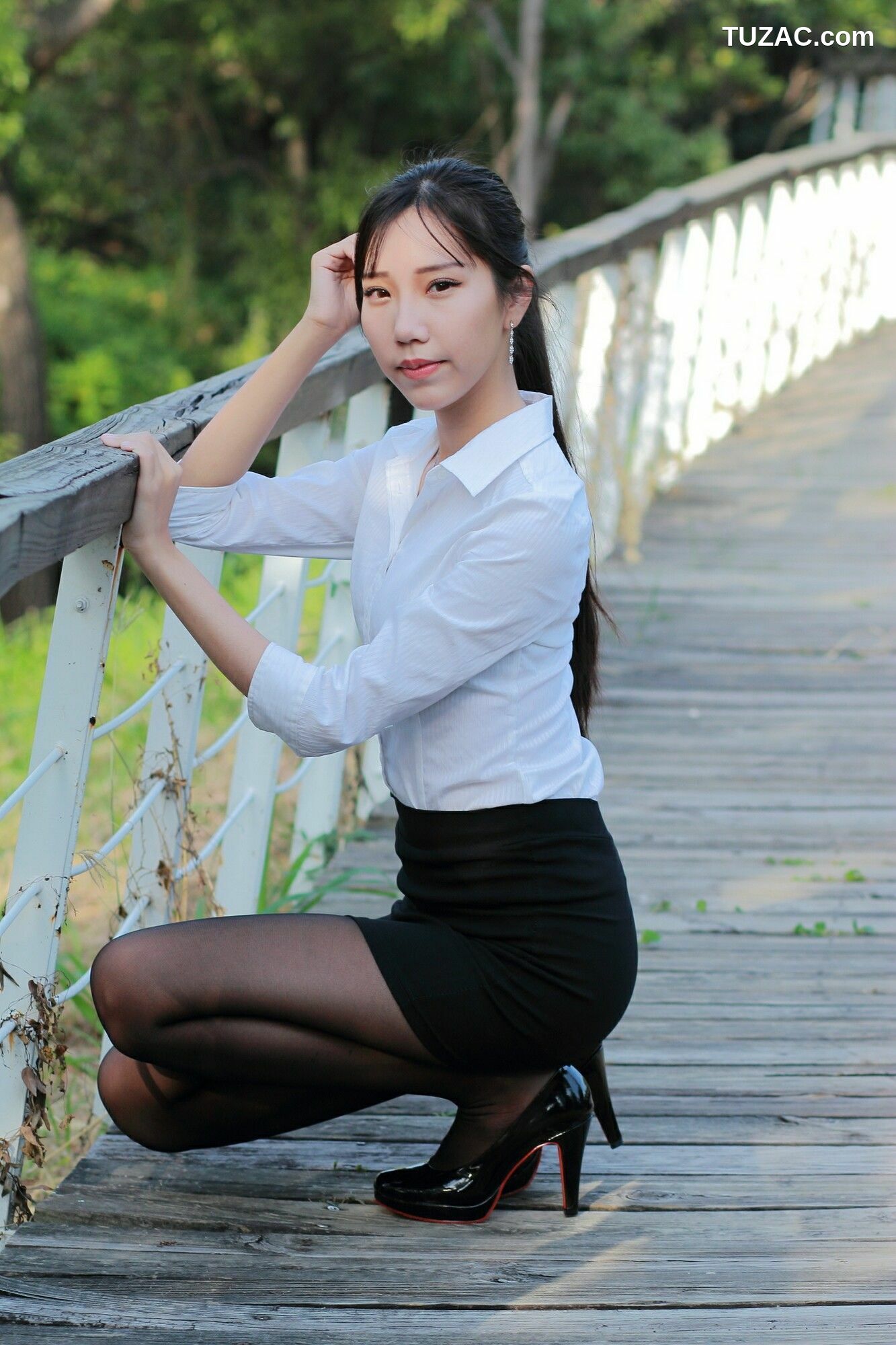 台湾正妹_ 豬比《兒童美術館外拍》 写真集[39P]