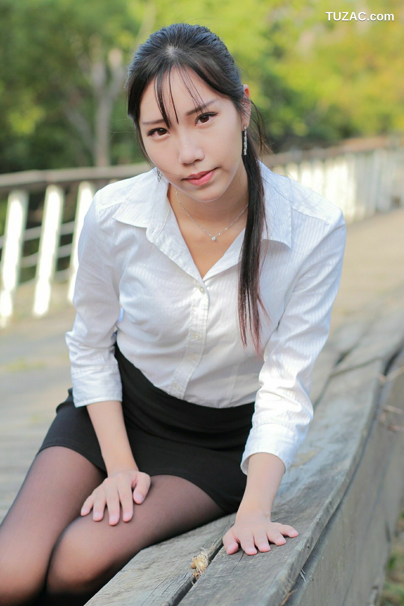 台湾正妹_ 豬比《兒童美術館外拍》 写真集[39P]