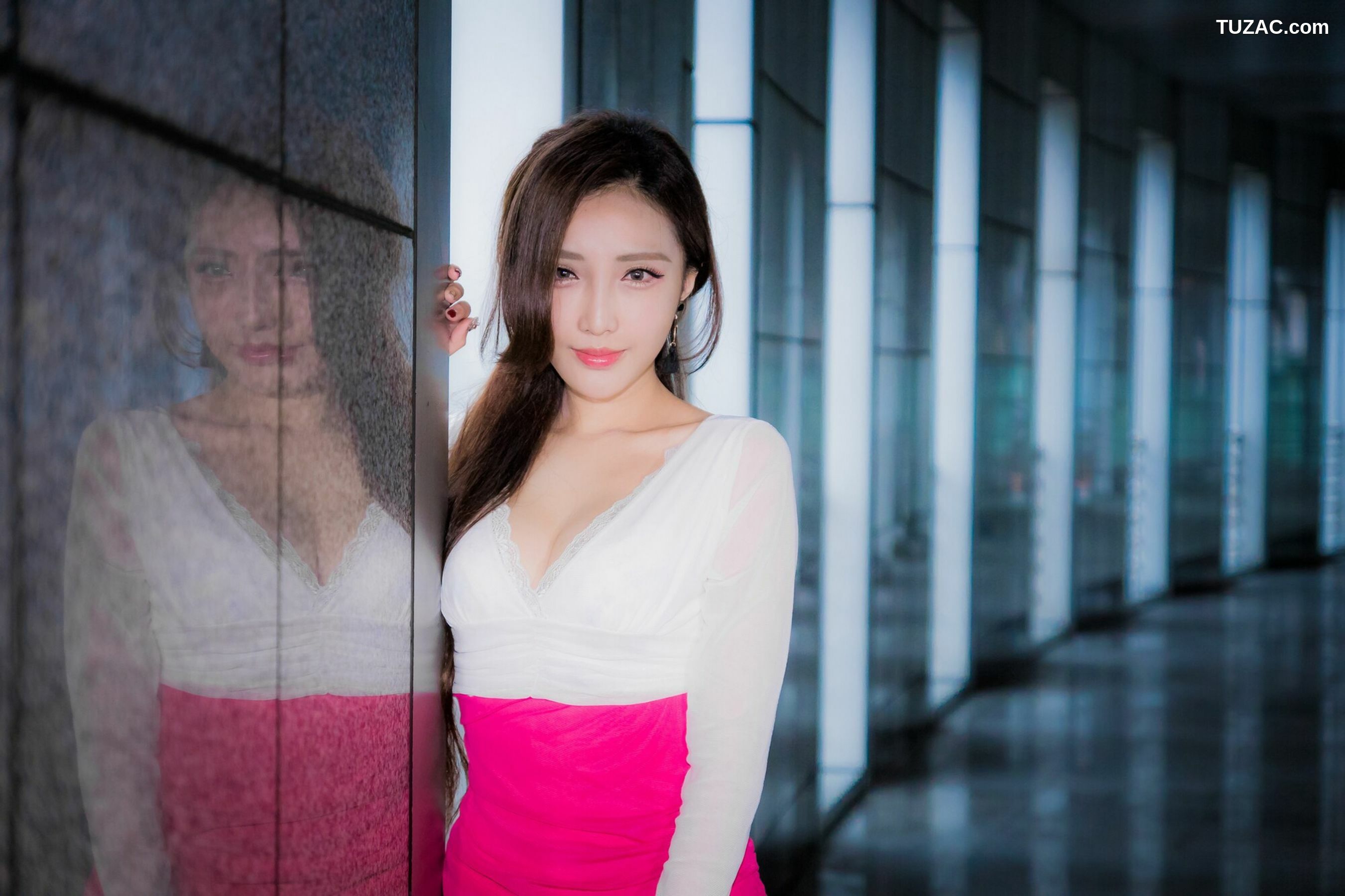 台湾正妹_ 赵芸Syuan《书法家 外拍图集》 写真集[68P]