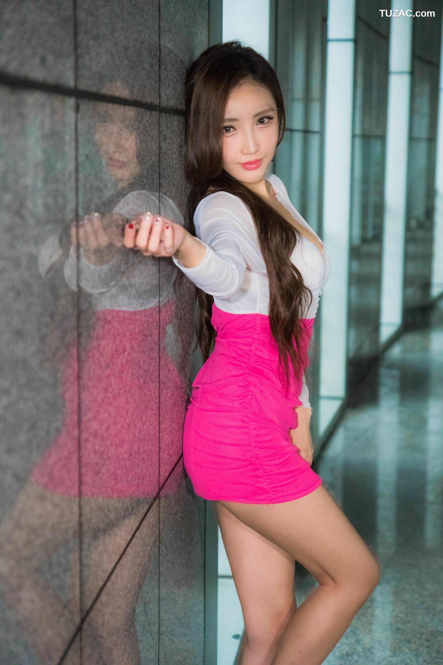 台湾正妹_ 赵芸Syuan《书法家 外拍图集》 写真集[68P]