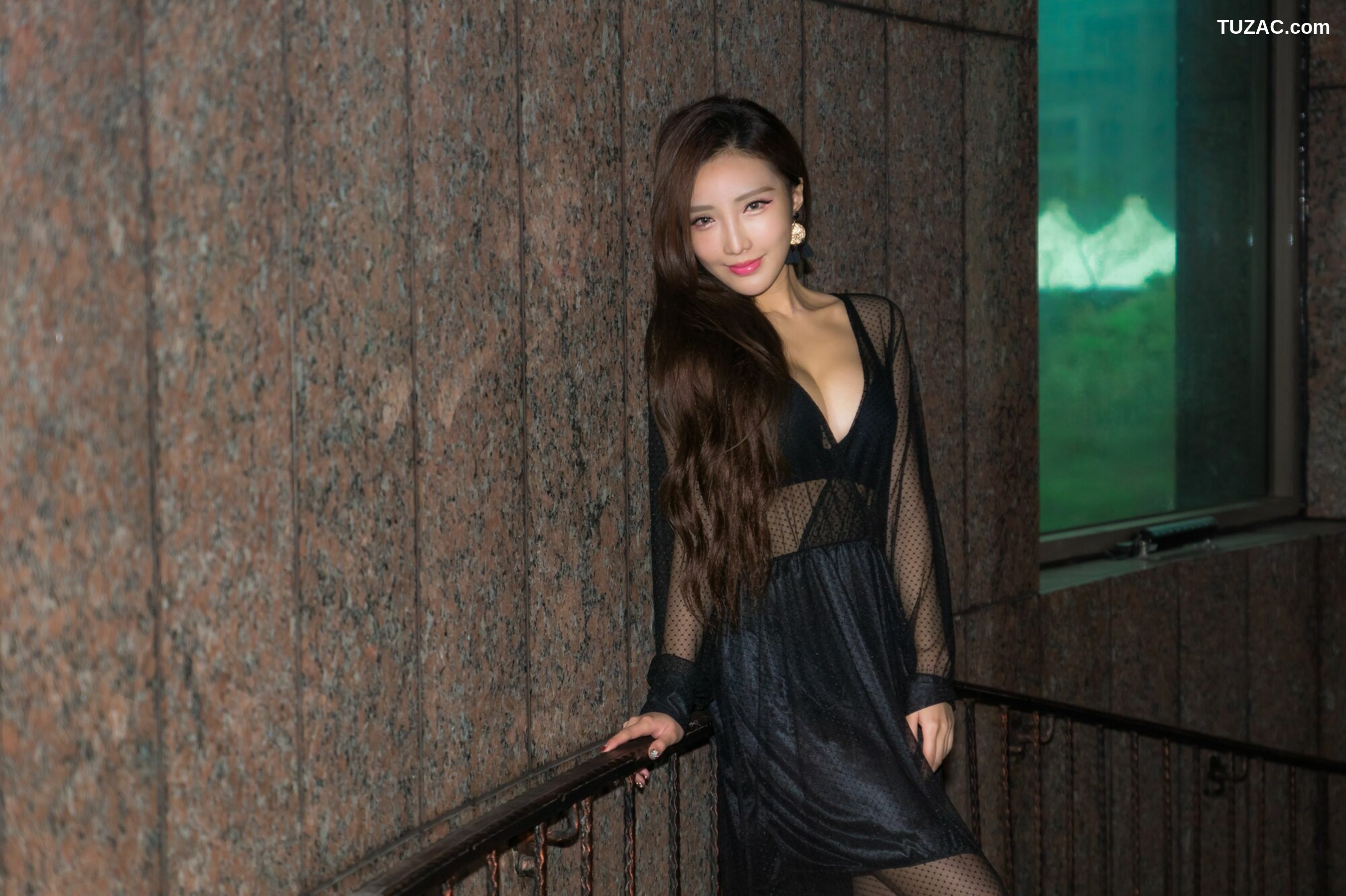 台湾正妹_ 赵芸Syuan《书法家 外拍图集》 写真集[68P]