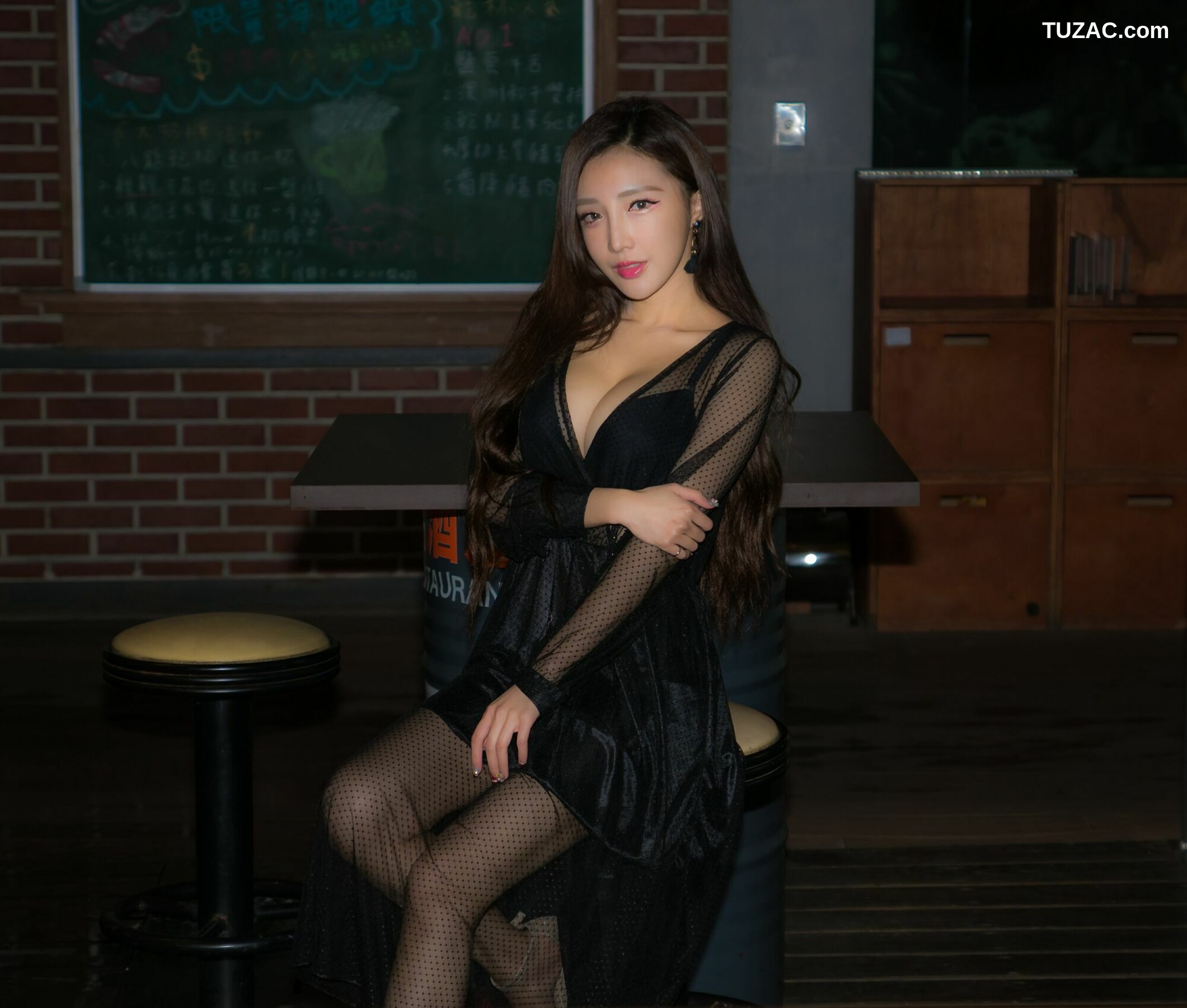 台湾正妹_ 赵芸Syuan《书法家 外拍图集》 写真集[68P]