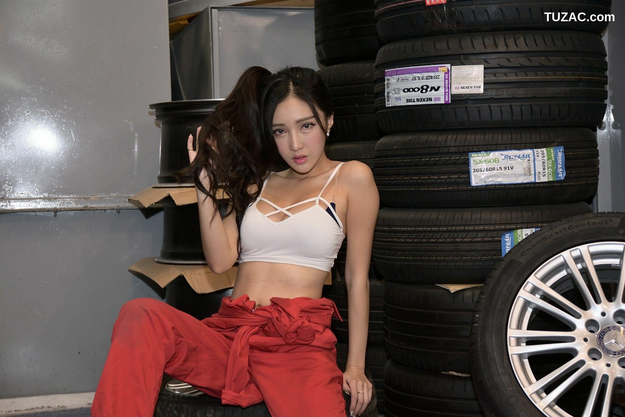 台湾正妹_ 赵芸Syuan《美颜的汽车修理工》 写真集[61P]