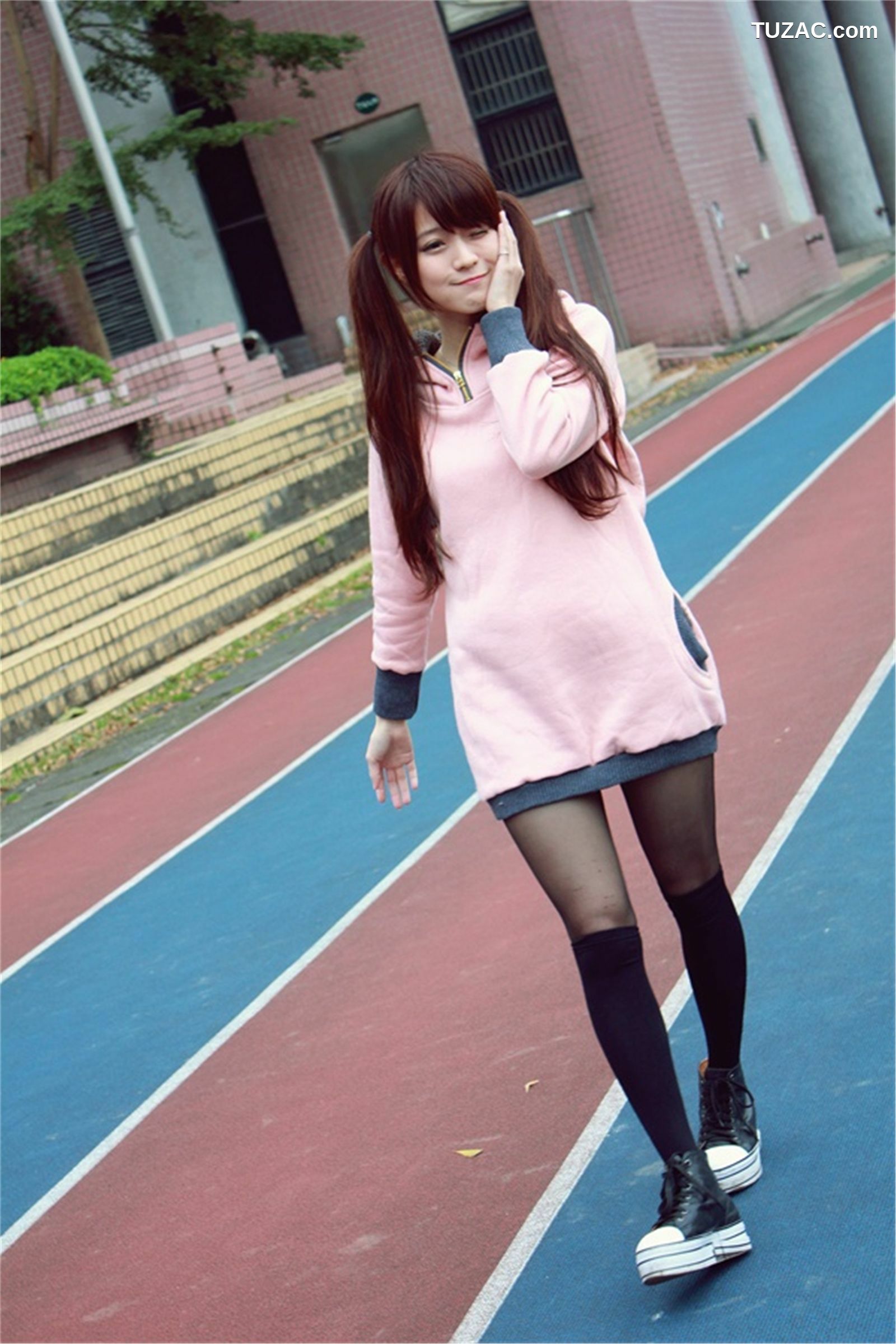 台湾正妹_ 邱俞瑄(渔瑄)+白白《校园卖萌外拍》 写真集[29P]