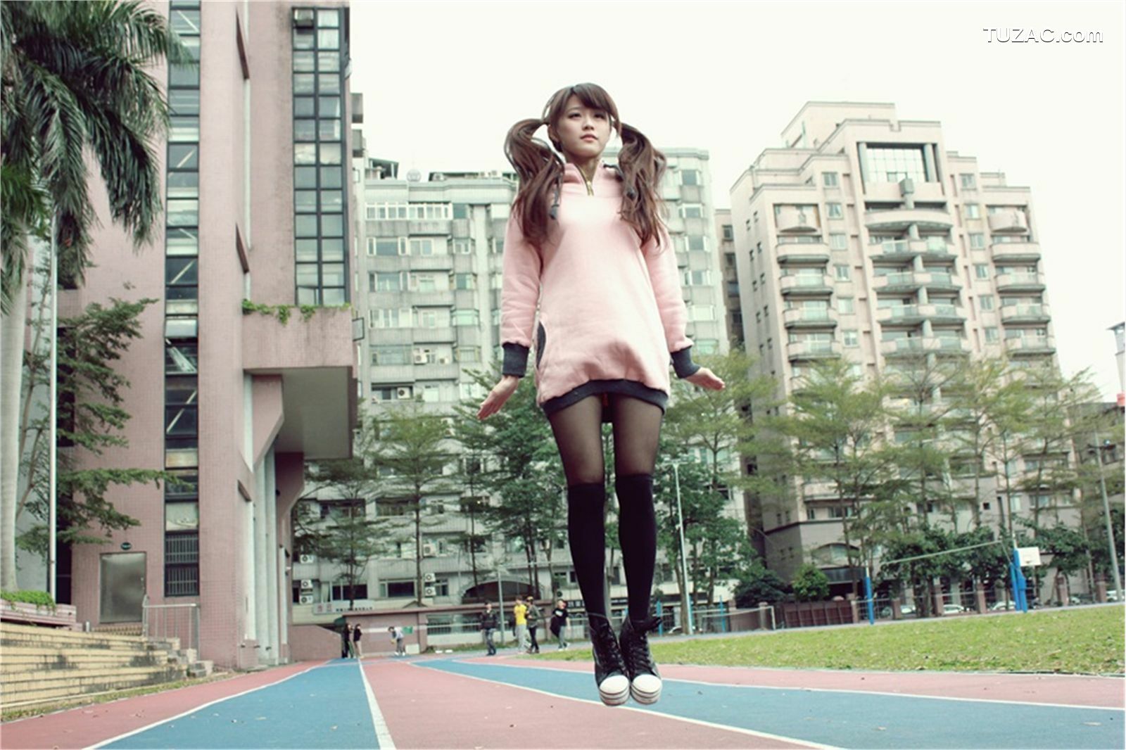 台湾正妹_ 邱俞瑄(渔瑄)+白白《校园卖萌外拍》 写真集[29P]