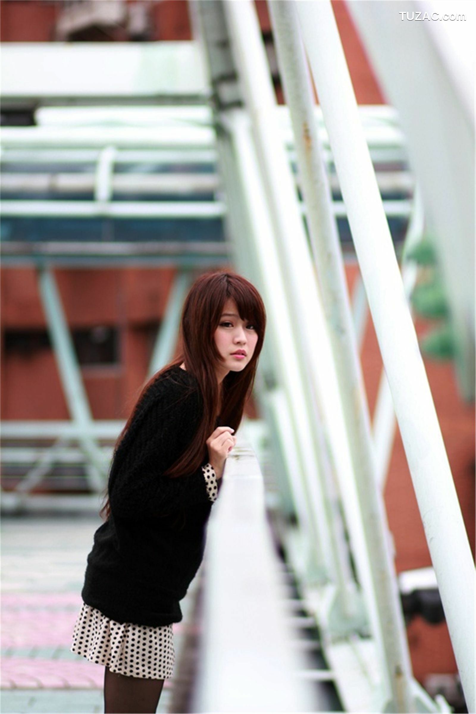 台湾正妹_ 邱俞瑄(渔瑄)+白白《校园卖萌外拍》 写真集[29P]