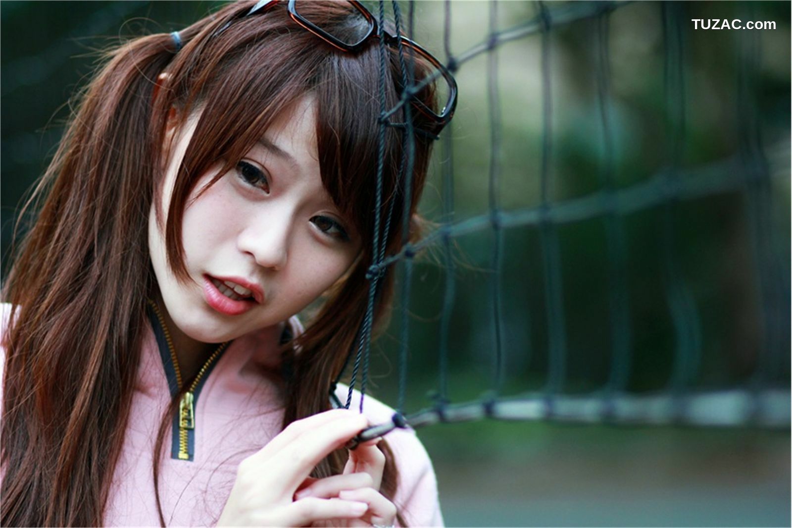 台湾正妹_ 邱俞瑄(渔瑄)+白白《校园卖萌外拍》 写真集[29P]