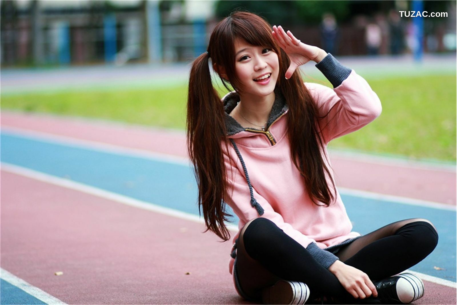 台湾正妹_ 邱俞瑄(渔瑄)+白白《校园卖萌外拍》 写真集[29P]