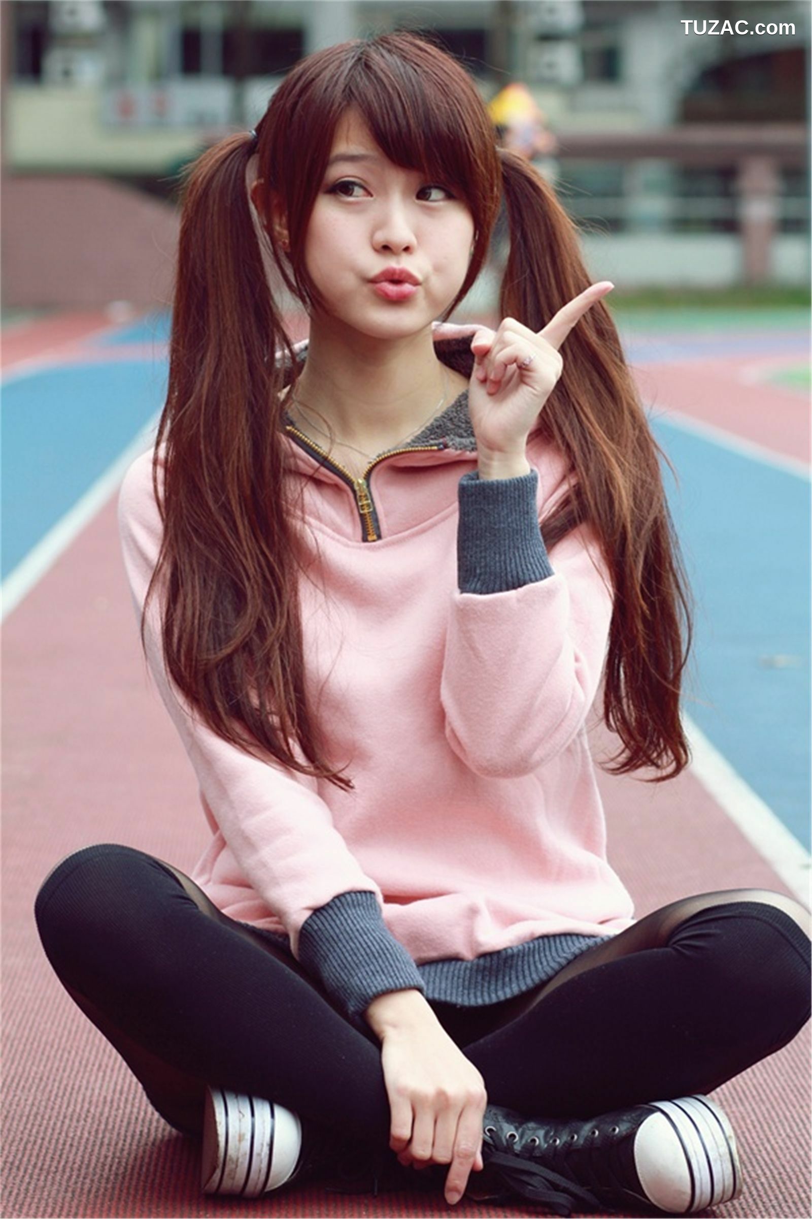 台湾正妹_ 邱俞瑄(渔瑄)+白白《校园卖萌外拍》 写真集[29P]