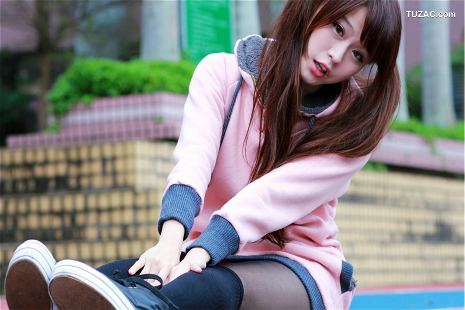 台湾正妹_ 邱俞瑄(渔瑄)+白白《校园卖萌外拍》 写真集[29P]