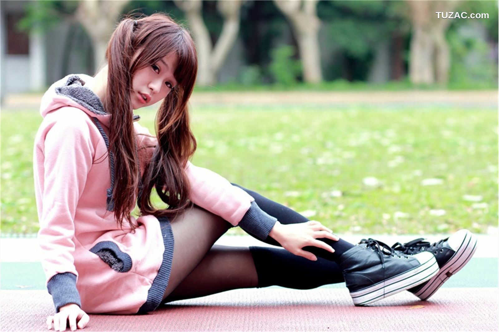 台湾正妹_ 邱俞瑄(渔瑄)+白白《校园卖萌外拍》 写真集[29P]