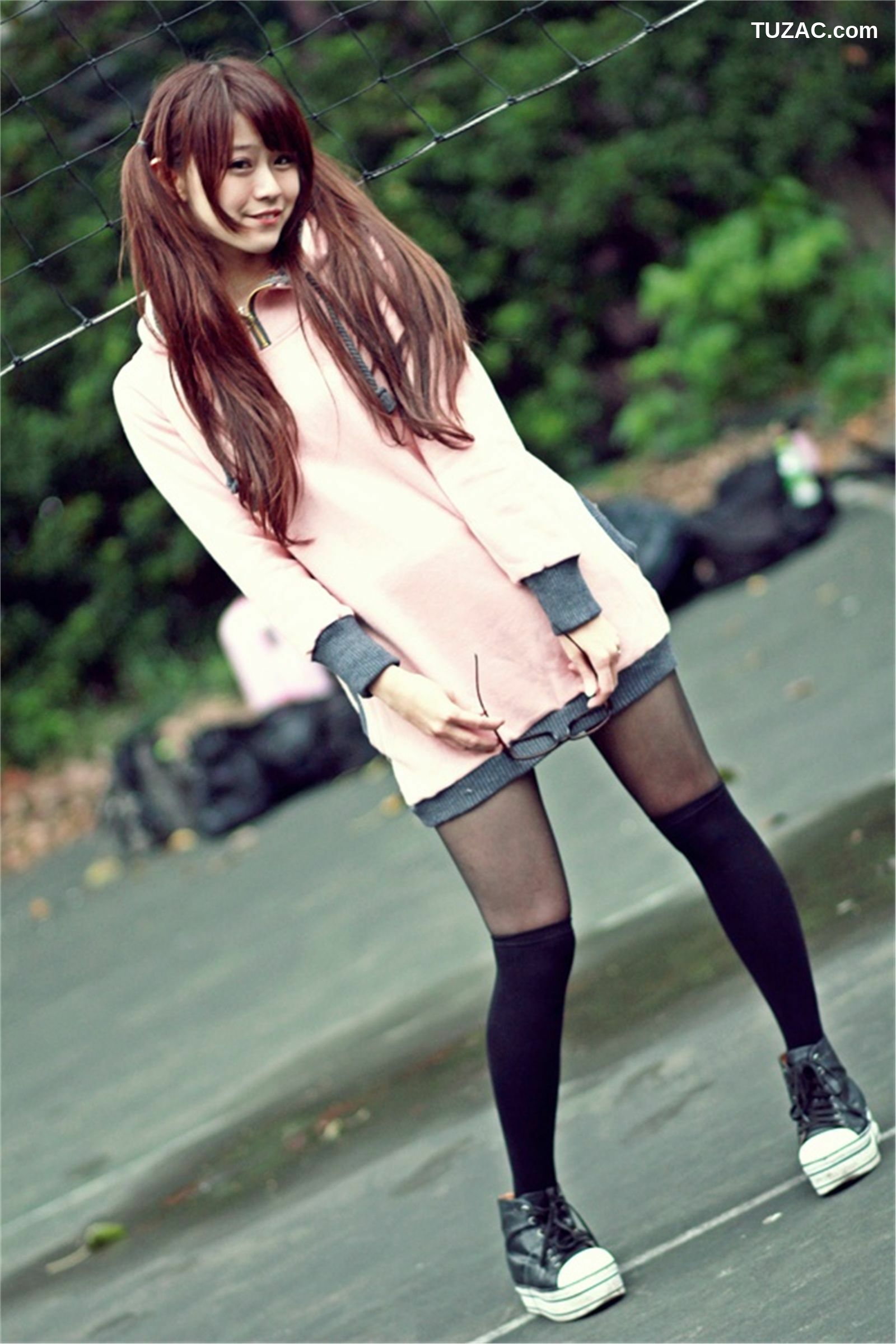 台湾正妹_ 邱俞瑄(渔瑄)+白白《校园卖萌外拍》 写真集[29P]