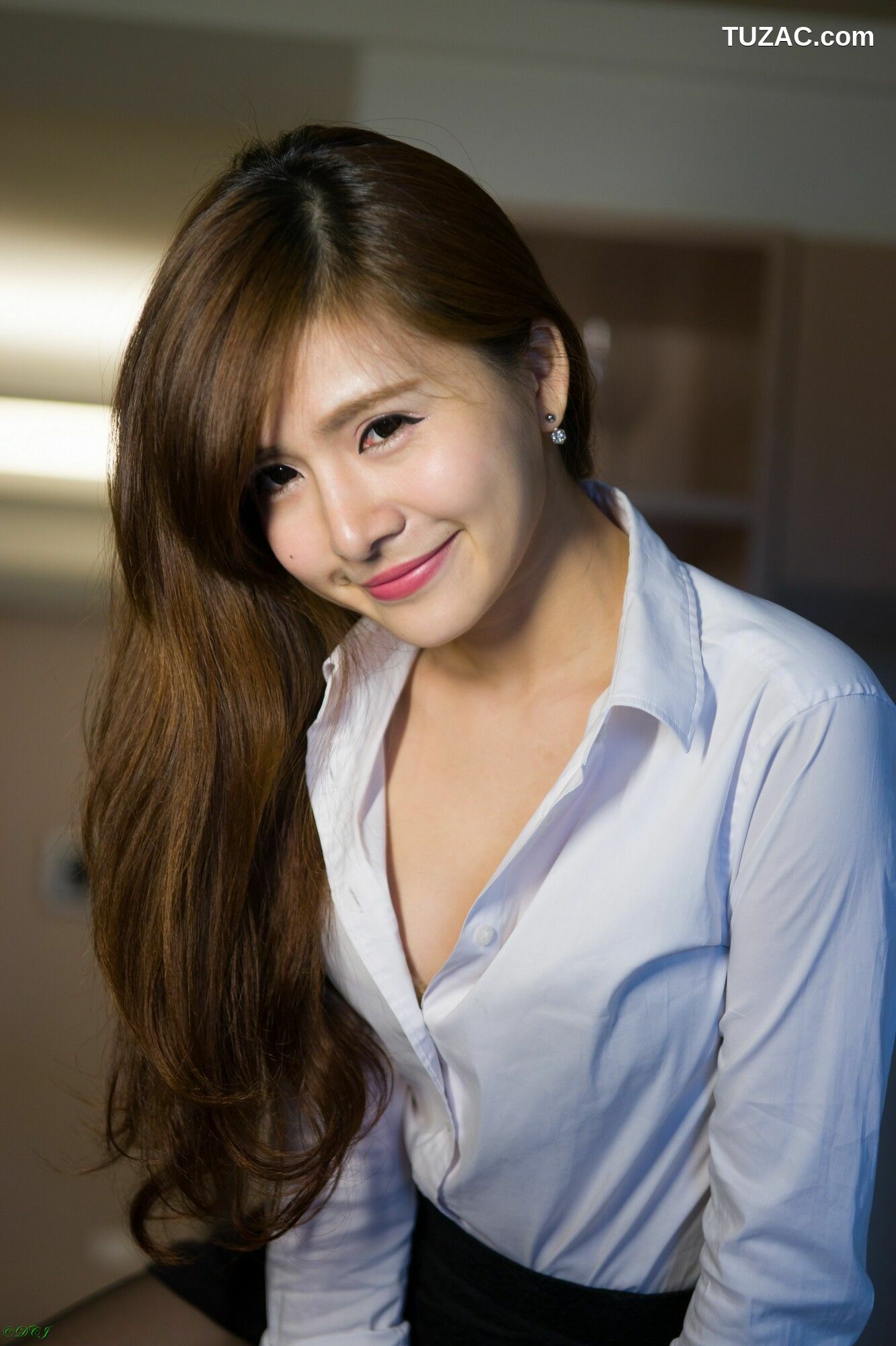 台湾正妹_ 邱艾比Abbie 黑丝OL内衣赏 写真集[97P]