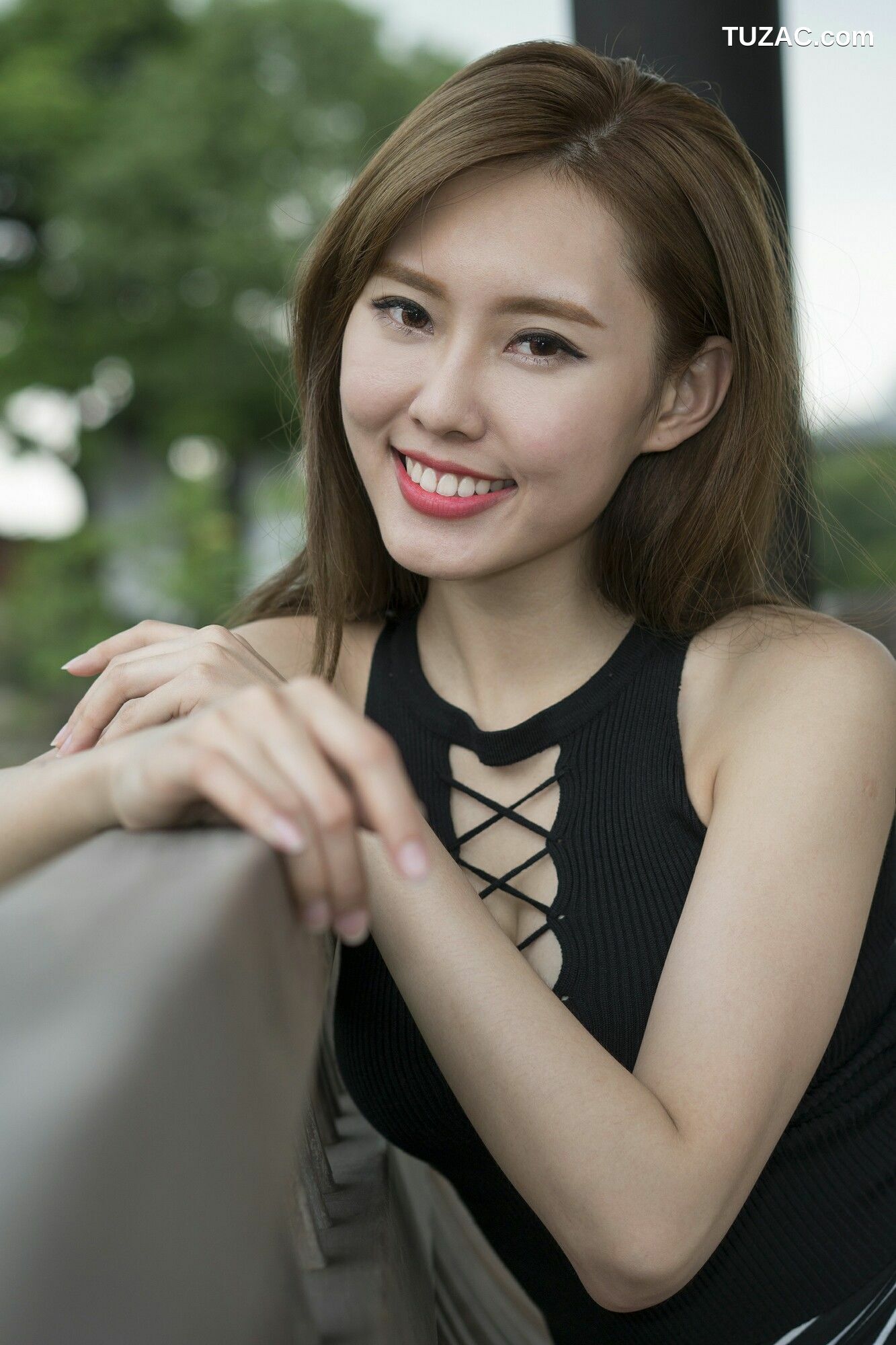 台湾正妹_ 郭珉妏Queenie - 条纹短裙街拍 写真集[69P]