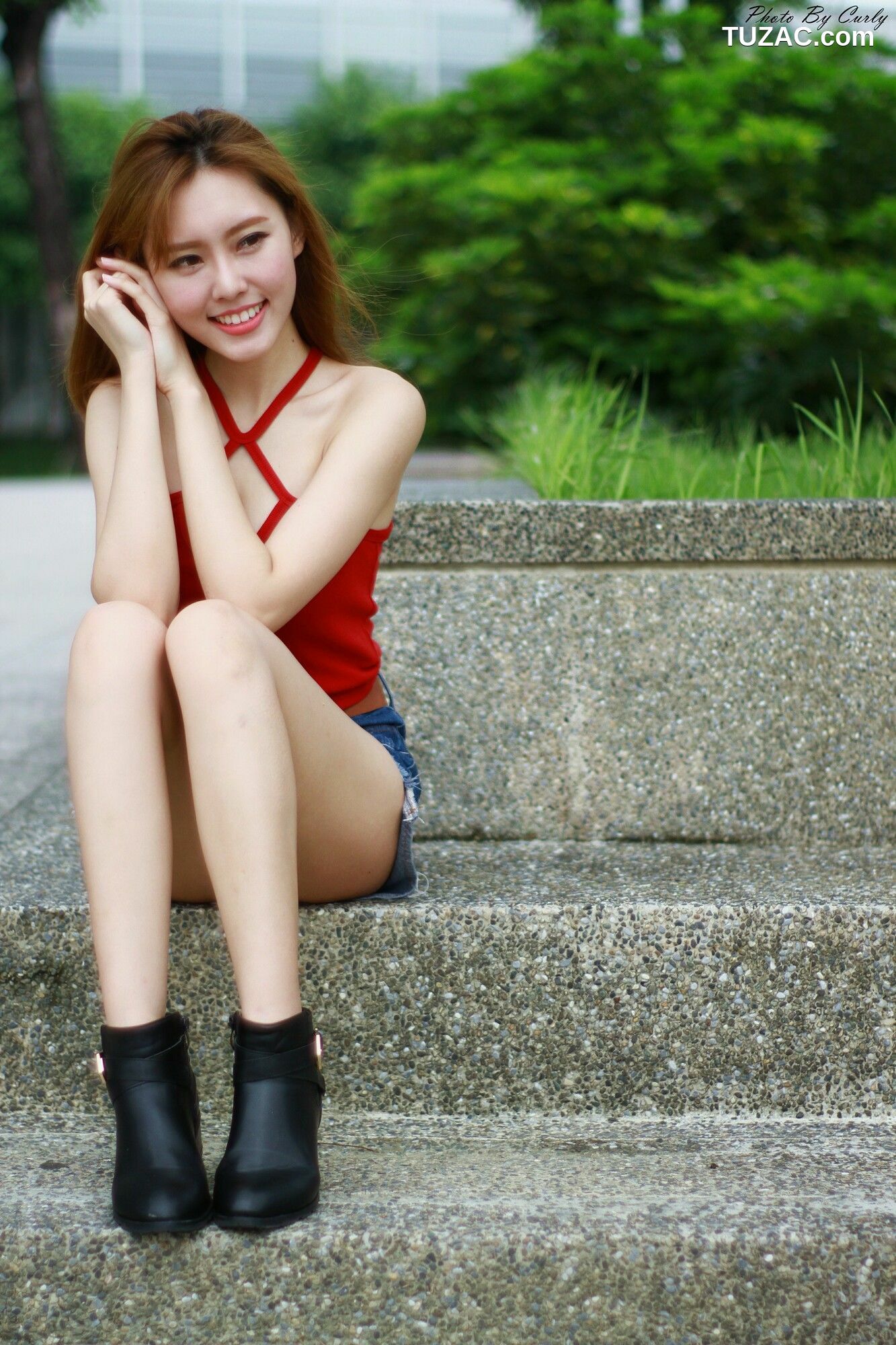 台湾正妹_ 郭珉妏Queenie《技擊館街拍》 写真集[111P]