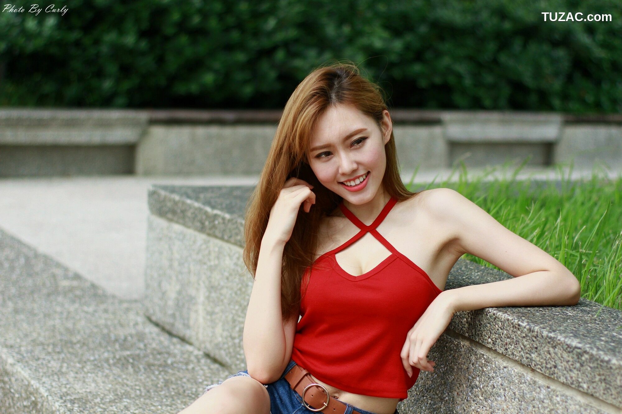 台湾正妹_ 郭珉妏Queenie《技擊館街拍》 写真集[111P]