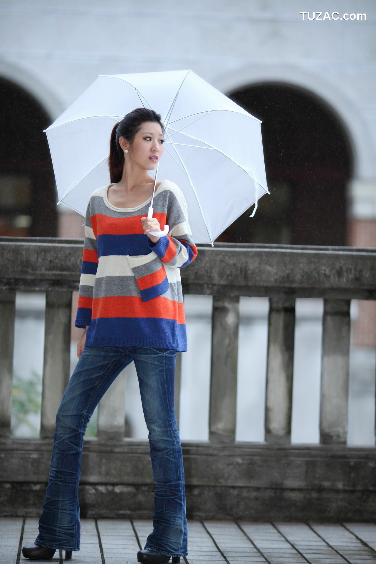 台湾正妹_ 陈韦蓉《台湾国光帮帮忙助理主持》 写真集[65P]