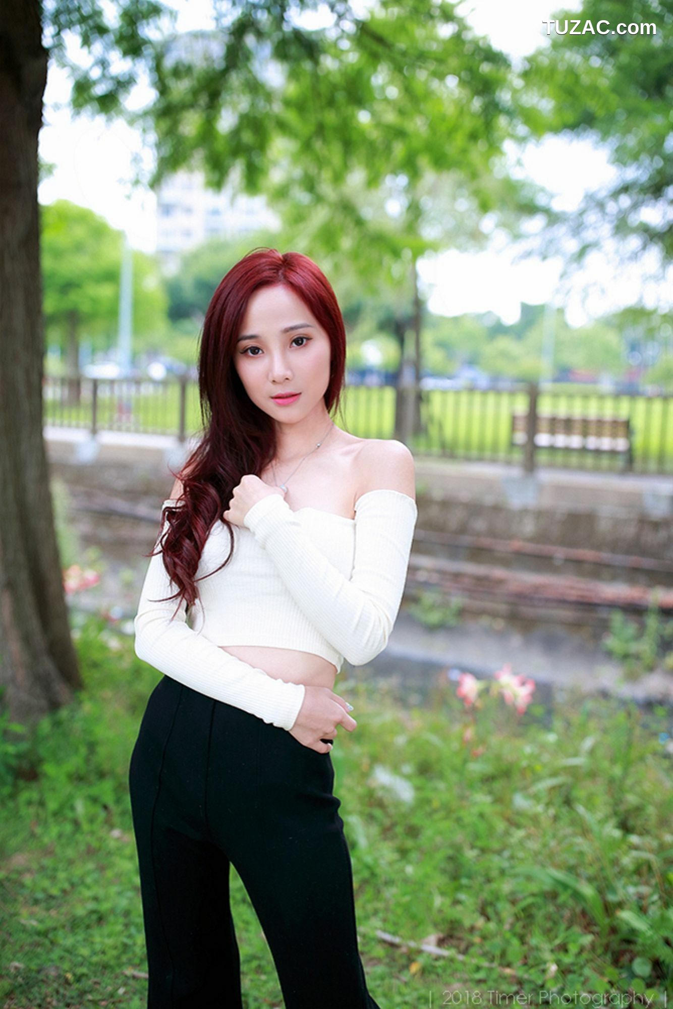 台湾正妹_ 雨玄《士林官邸外拍》 写真集[83P]