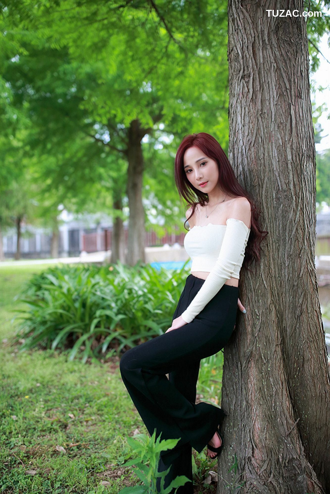 台湾正妹_ 雨玄《士林官邸外拍》 写真集[83P]