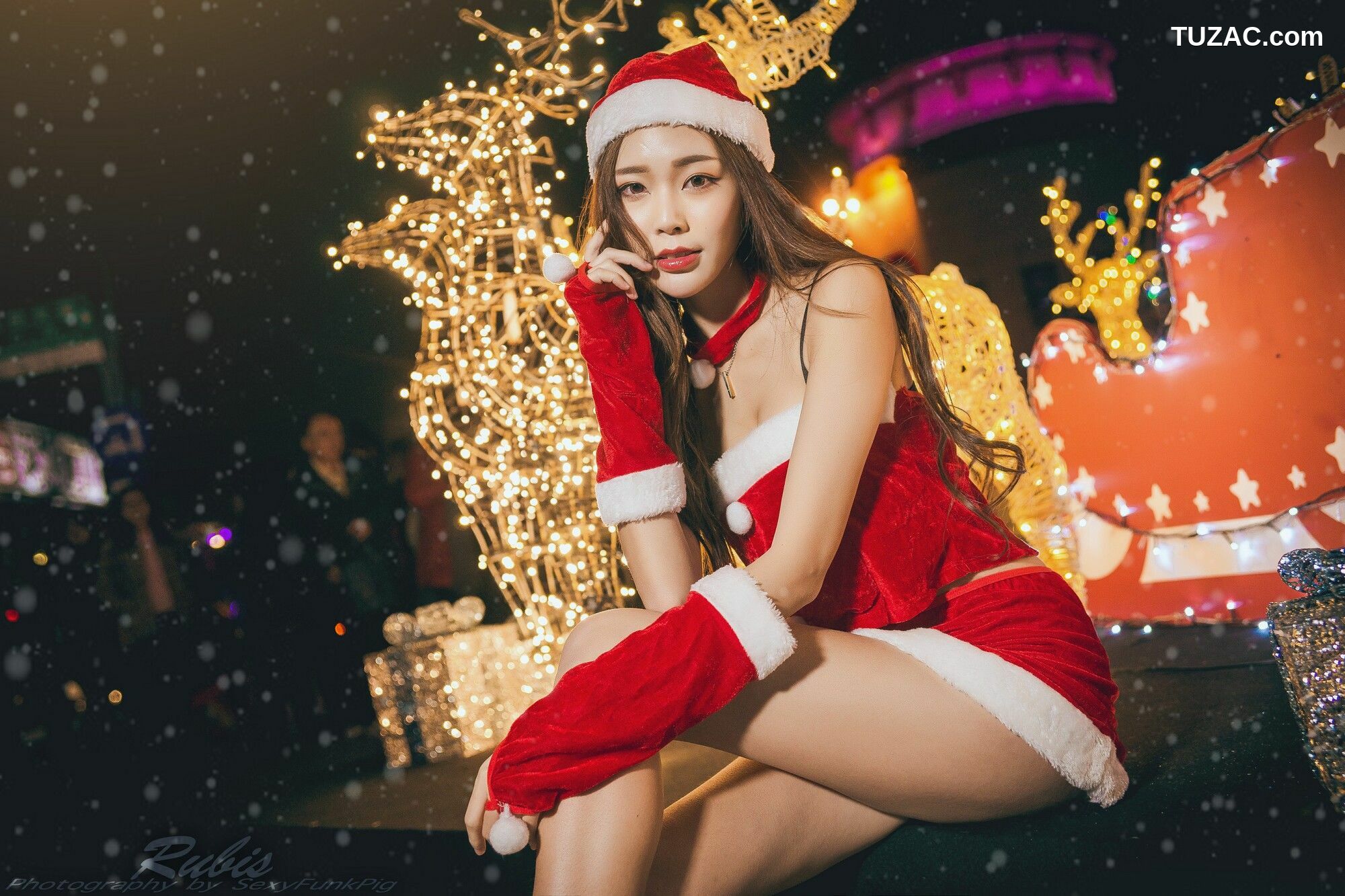 台湾正妹_ 黄上晏Rubis 新北耶誕城夜拍 写真集[33P]