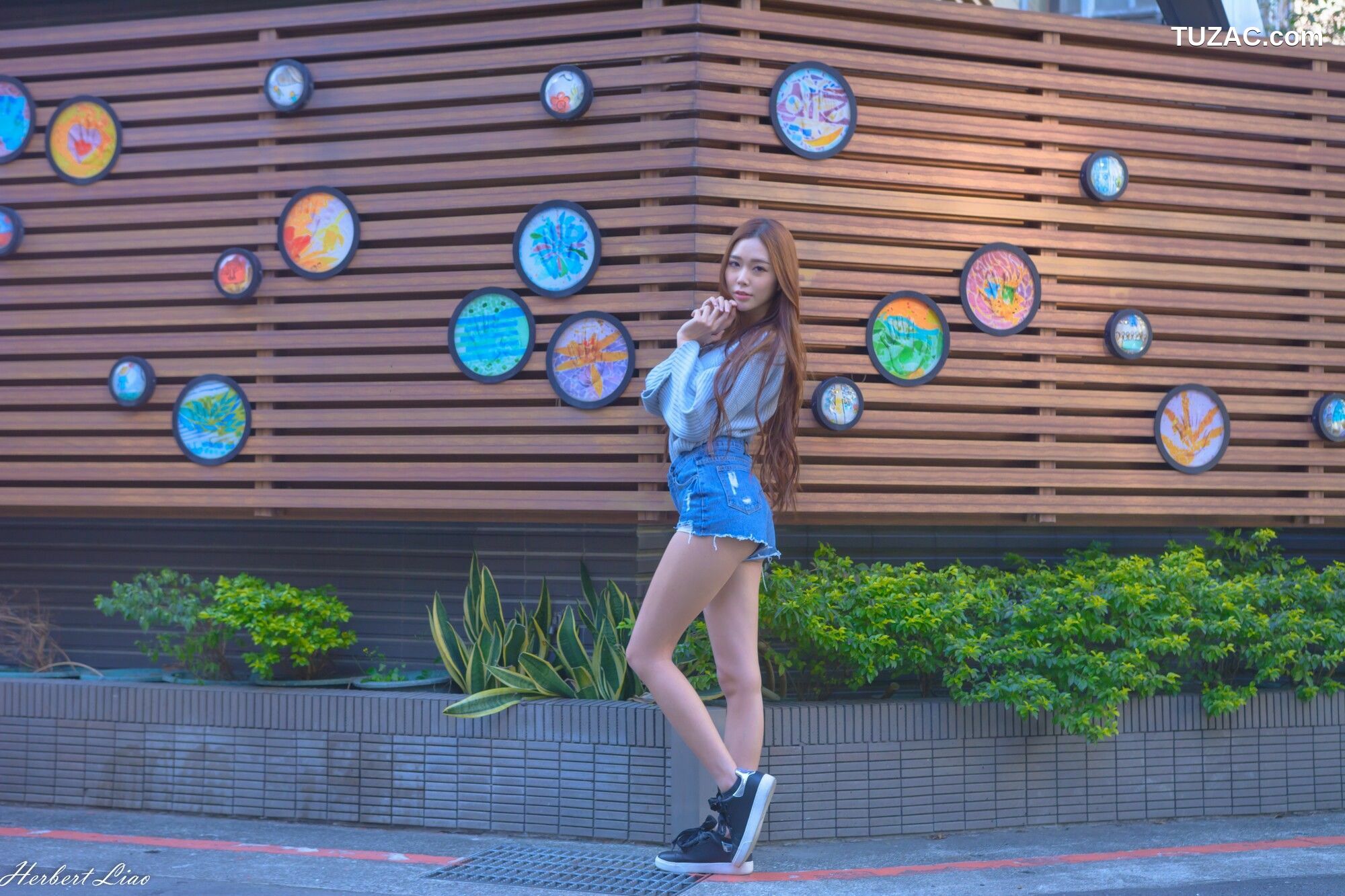 台湾正妹_ 黄上晏Rubis《古亭站周邊~牛仔热裤街拍》写真集[72P]