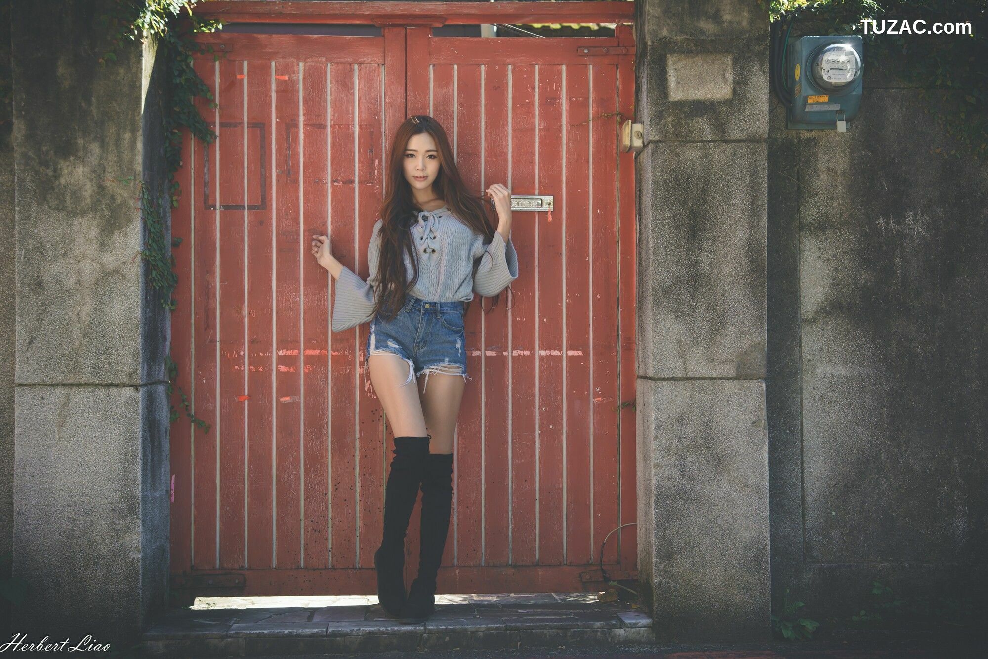 台湾正妹_ 黄上晏Rubis《古亭站周邊~牛仔热裤街拍》写真集[72P]