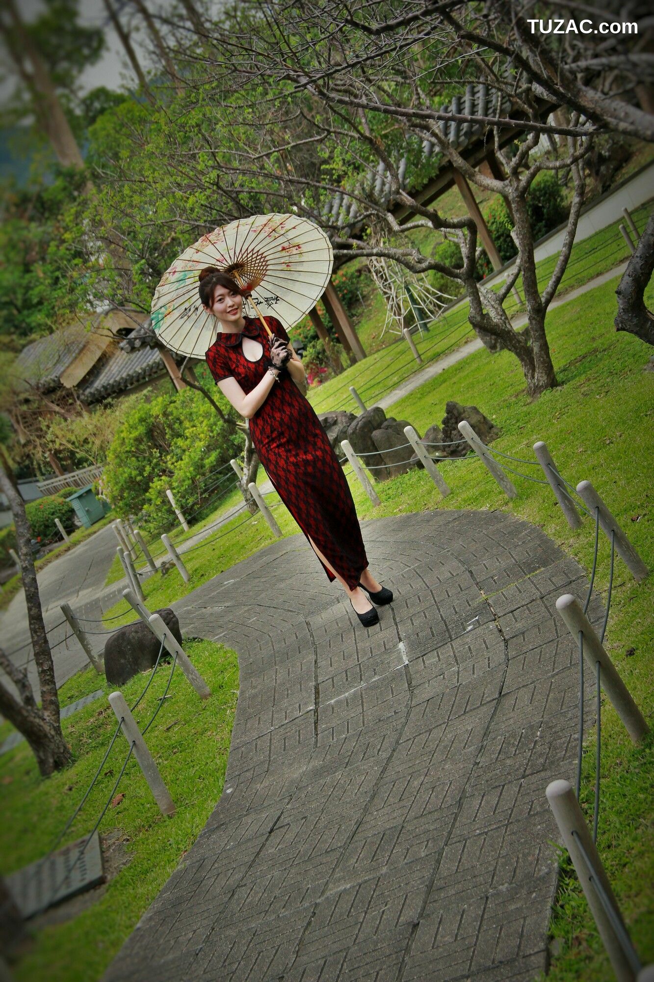 台湾正妹_ 黄品瑄/Brindy薛薛《至善園旗袍外拍》 写真集[67P]